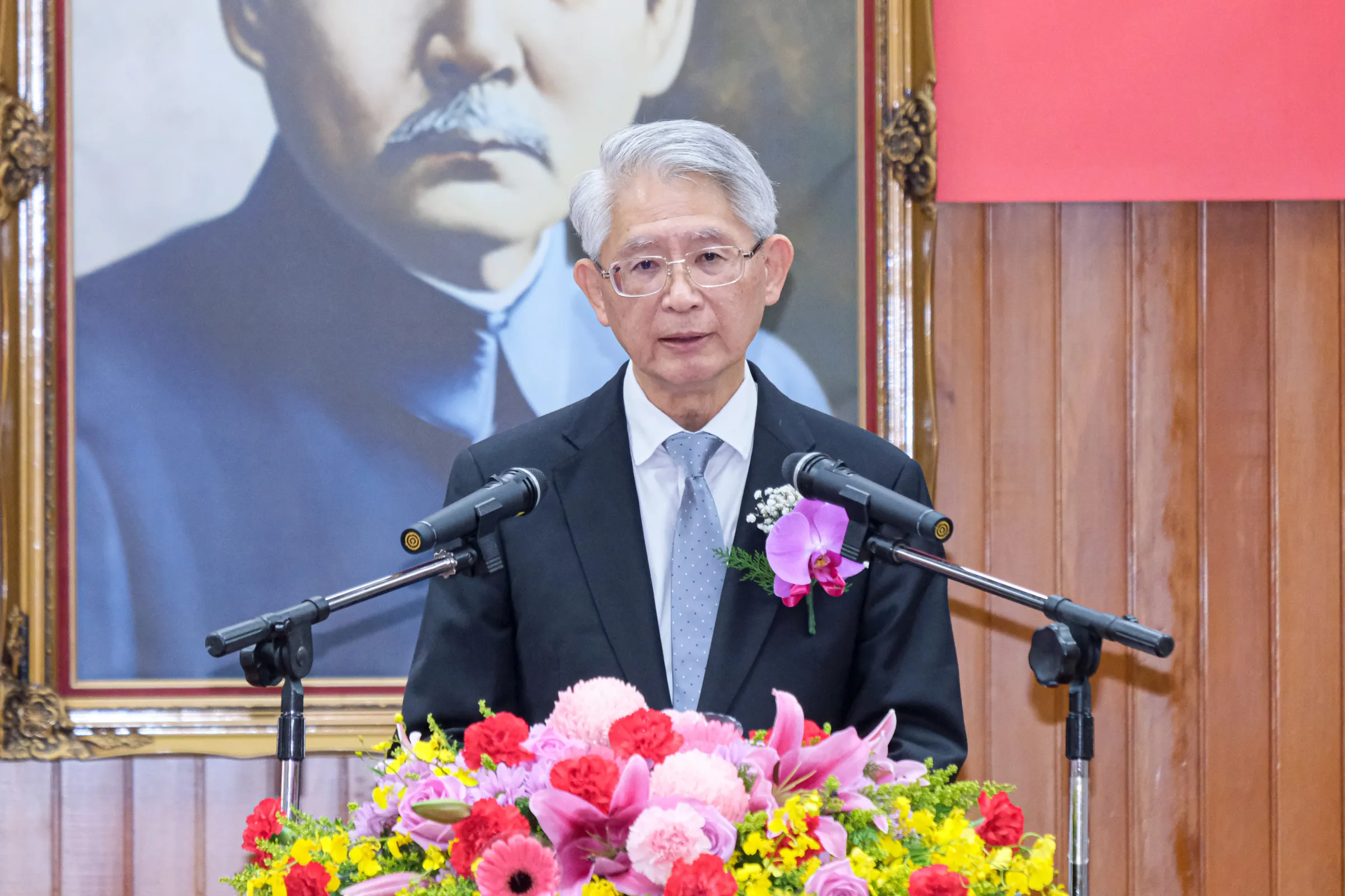 20260209-臺灣高等法院9日於司法大廈3樓大禮堂舉辦「臺灣高等法院曁所屬法院卸、新任首長聯合交接及宣誓典禮」，圖為監交人司法院代理院長謝銘洋。（劉偉宏攝）