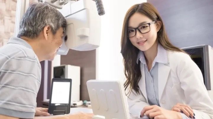 鏡匠眼鏡。（圖／翻攝自鏡匠眼鏡官網）