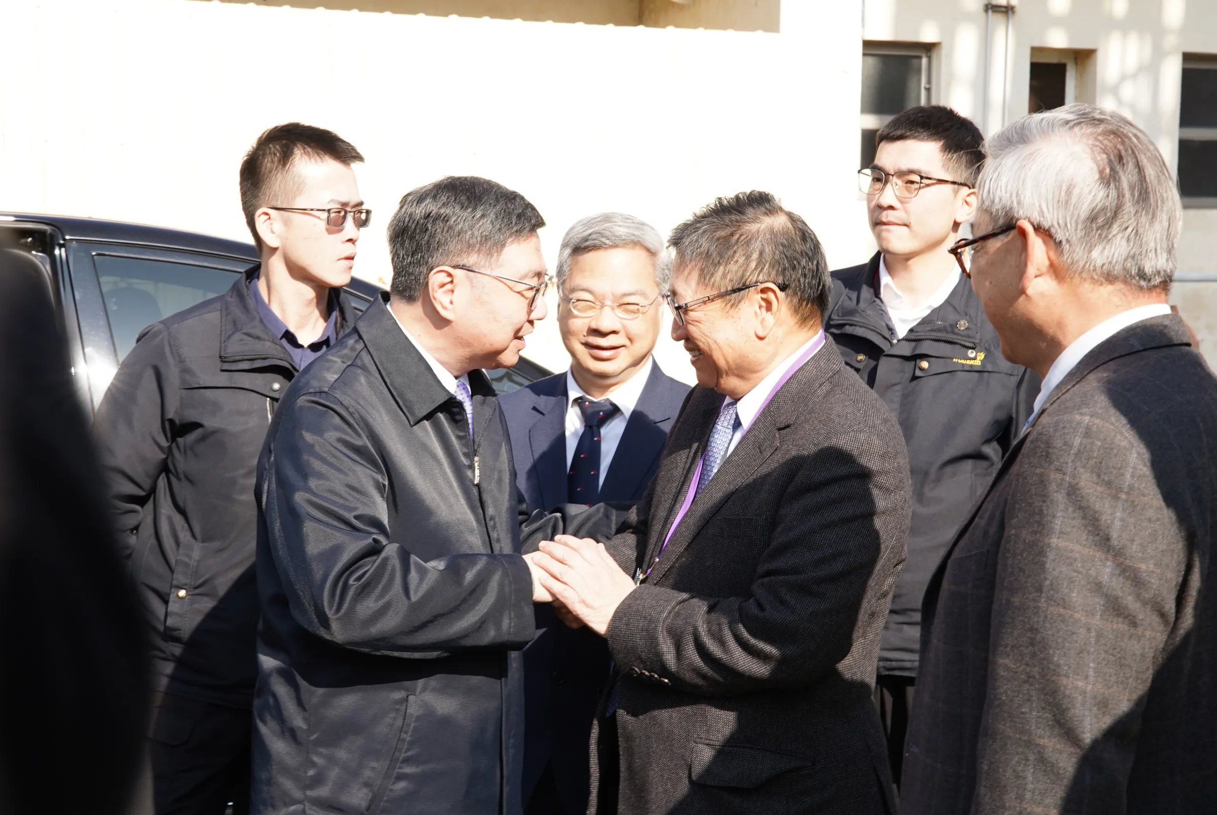 新竹縣長楊文科向行政院長卓榮泰請命，希望中央協助加速開發已延宕30年的竹科三期與台知園區。（圖／新竹縣政府提供）