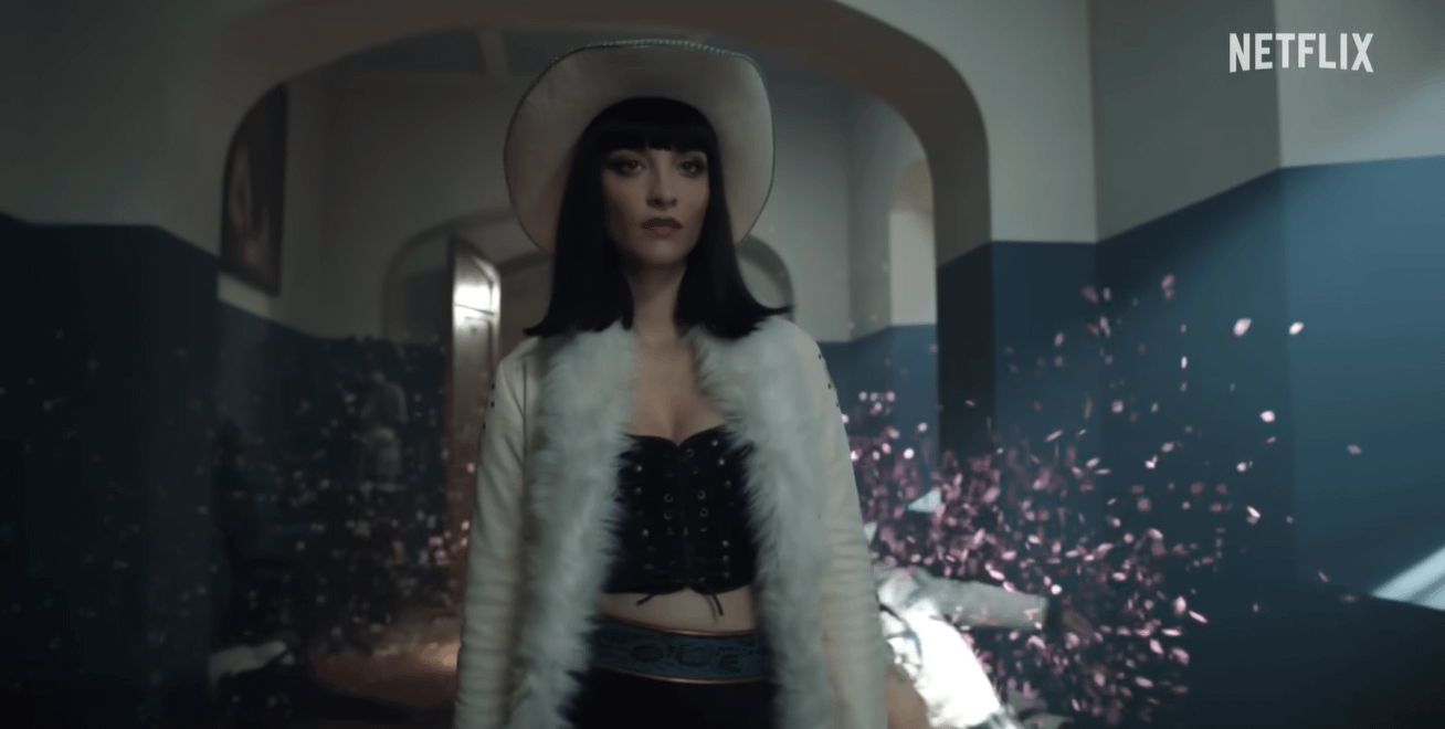 冷豔優雅的妮可·羅賓以「Miss All-Sunday」的身分霸氣登場。（圖／取自imdb）