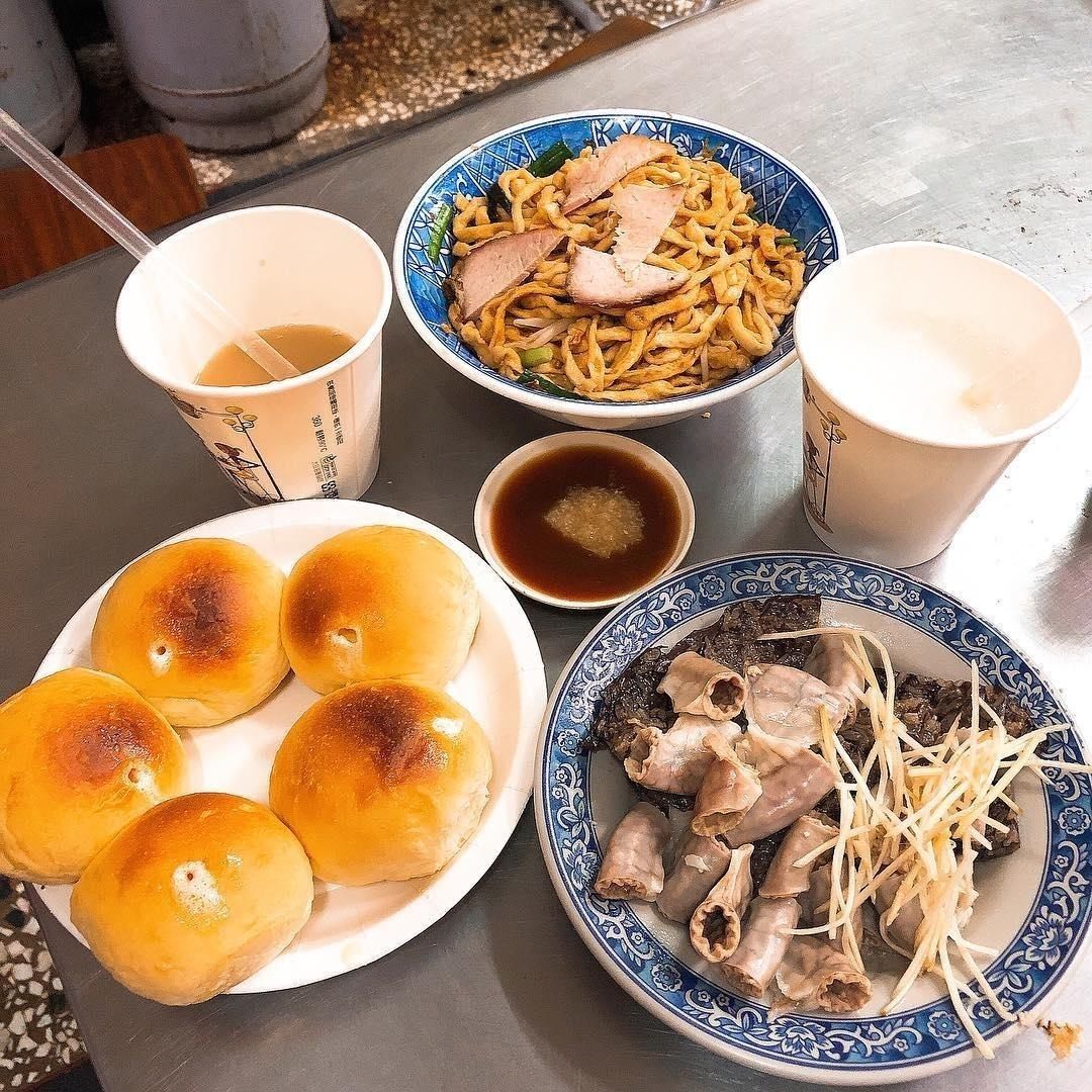 高雄深夜小吃推薦：鹽埕區五十年杏仁茶。（圖／翻攝自IG@piglet128）