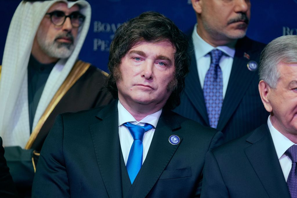 阿根廷總統米雷伊出席和平委員會。（美聯社）