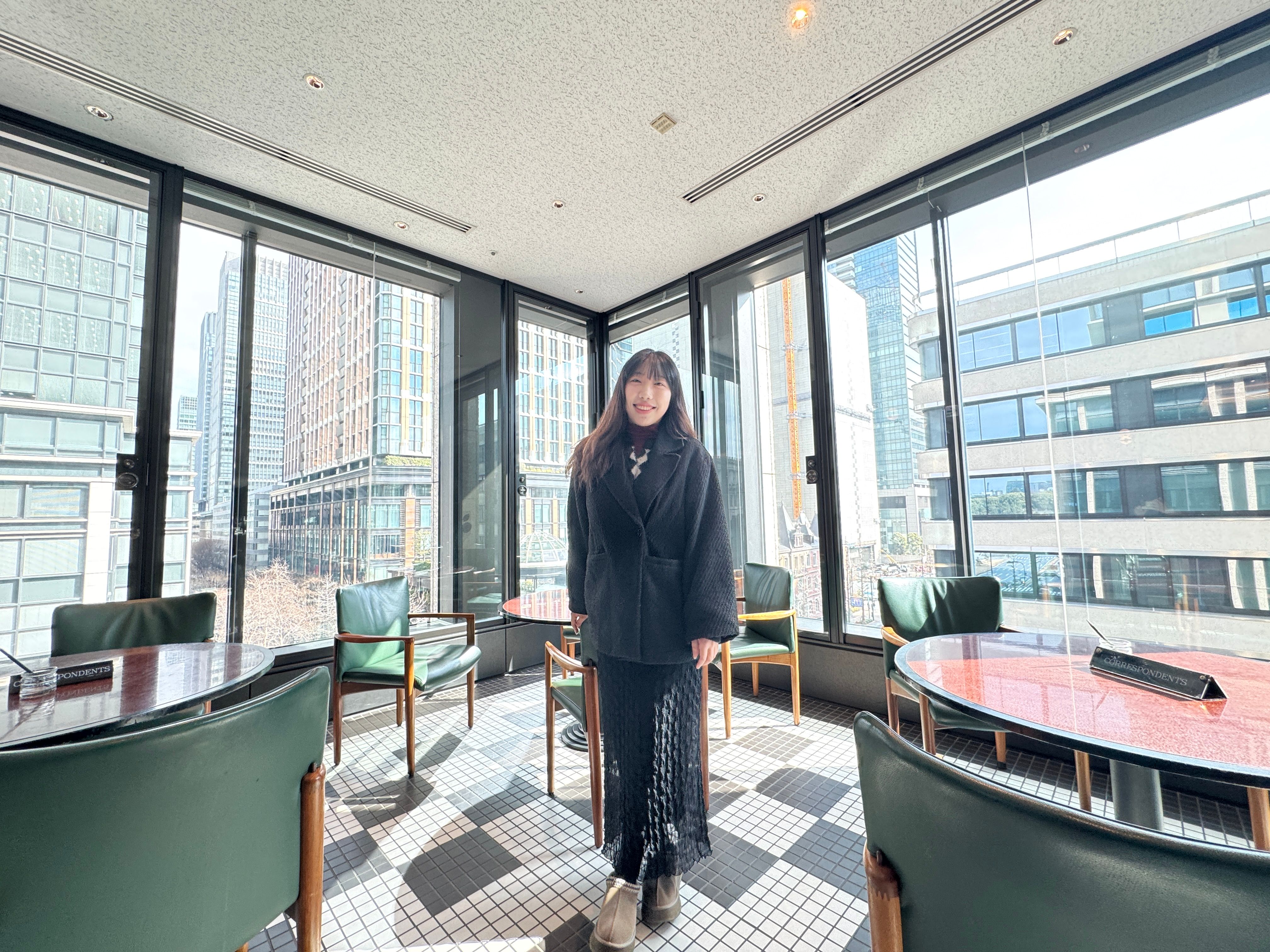 元台北の不動産仲介業者小于が東京の不動産市場の現状と取引文化の違いを解説し、台湾人投資家に対しタワーマンションや民泊投資の落とし穴を避けるよう呼びかけた。黃信維