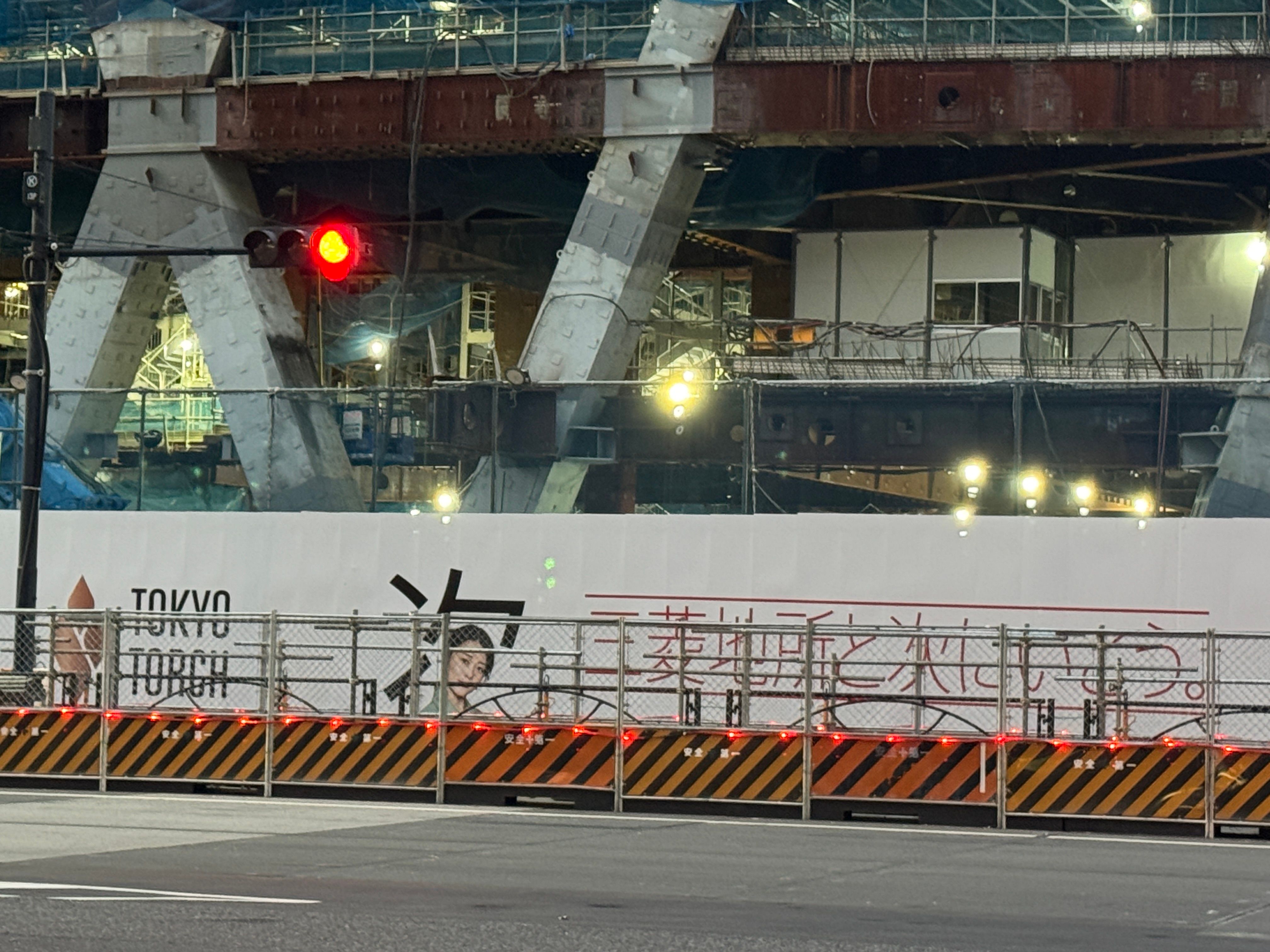 三菱地所は130年に及ぶ丸の内の歴史を継承し、かつての陸軍用地を世界的なビジネスセンターへと進化させ続けている。黃信維攝