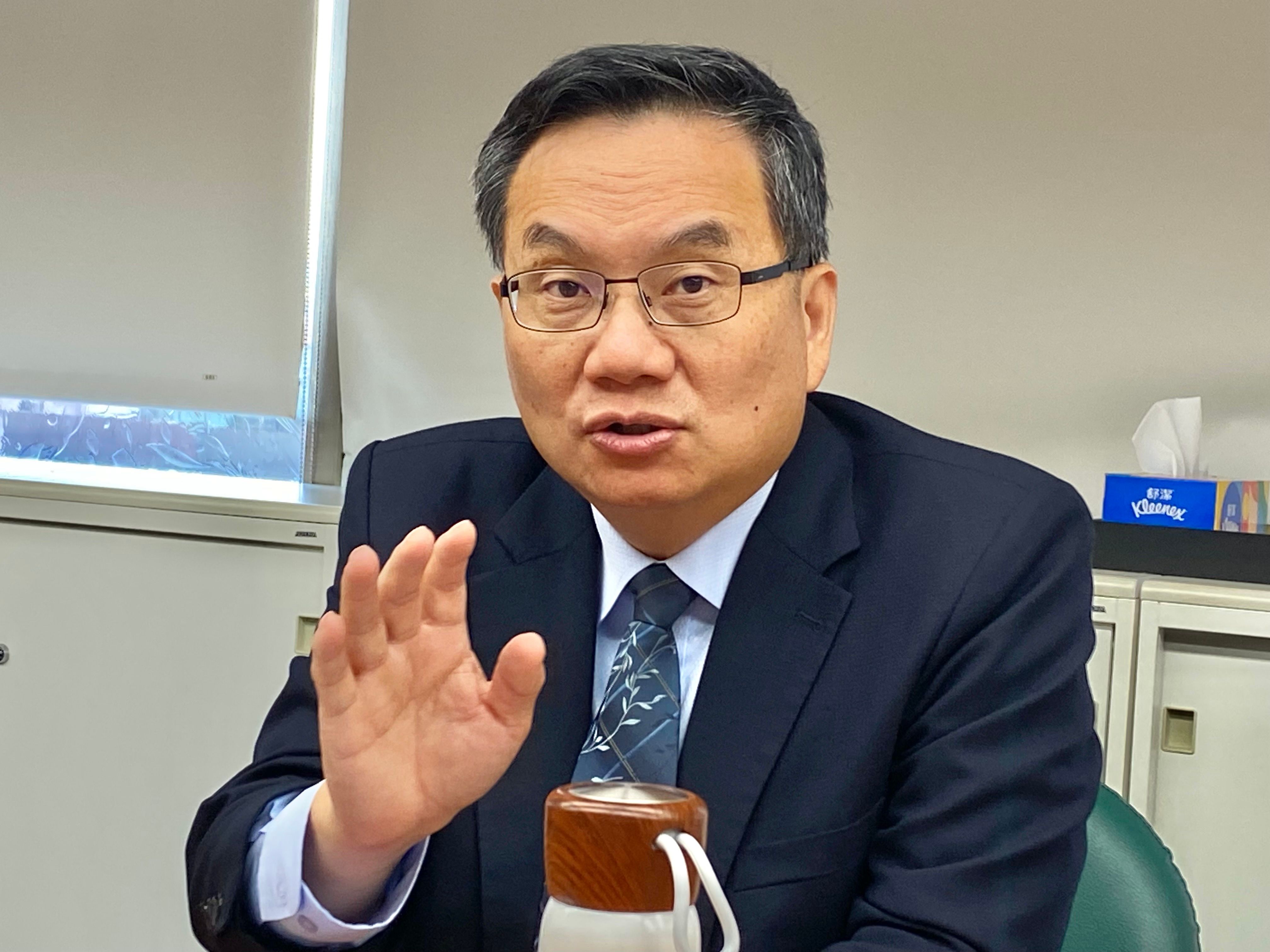 20260224-產險公會理事長陳萬祥24日於春節團拜後，與媒體聯訪。（陳怡慈攝）