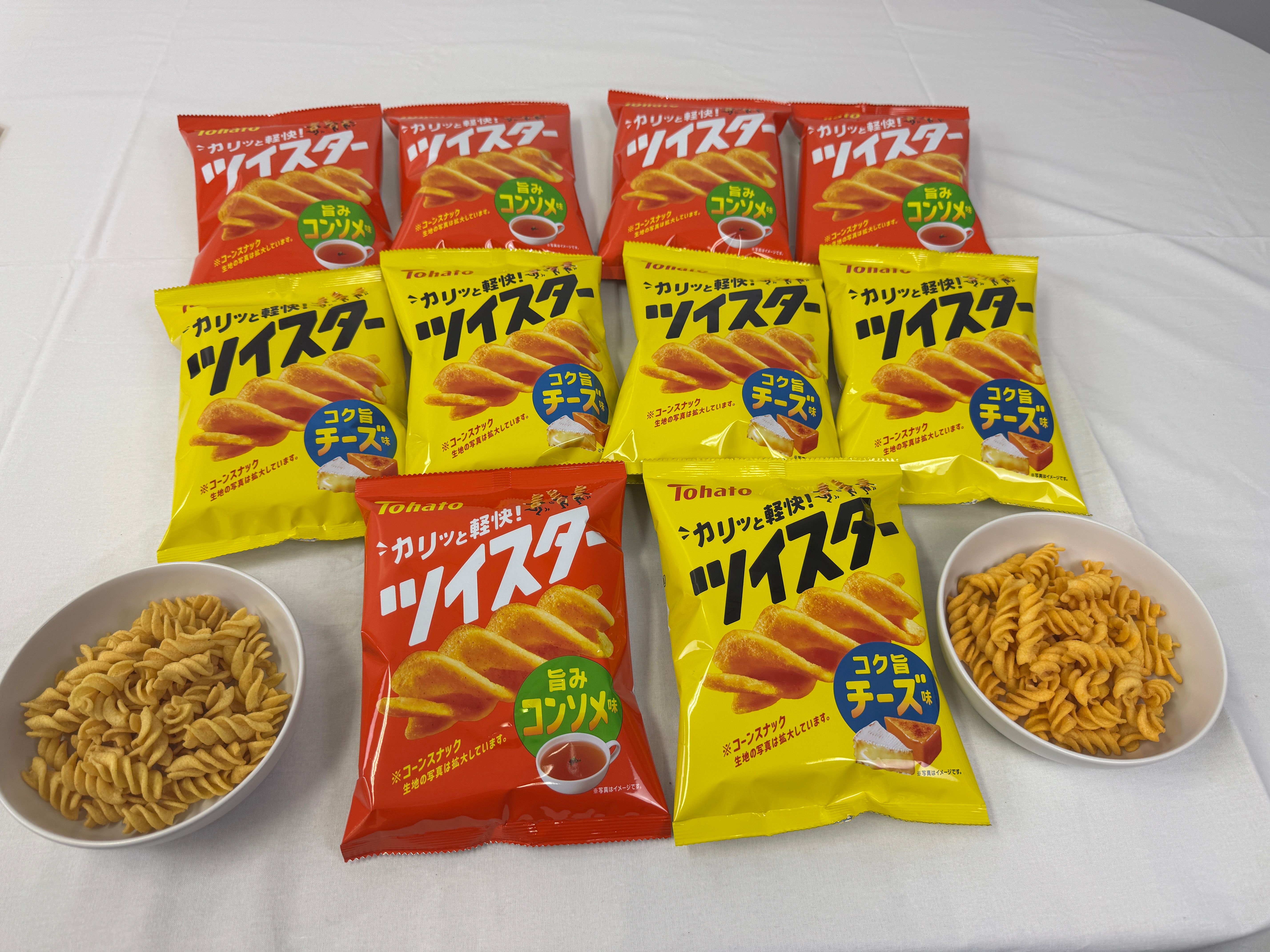 東ハトが6年かけ開発した新スナック「ツイスター」は、コーンとポテトを融合させた独自のらせん形状で、動画視聴時の没入感を高める「カリッと軽快」な新食感を実現した。黃信維