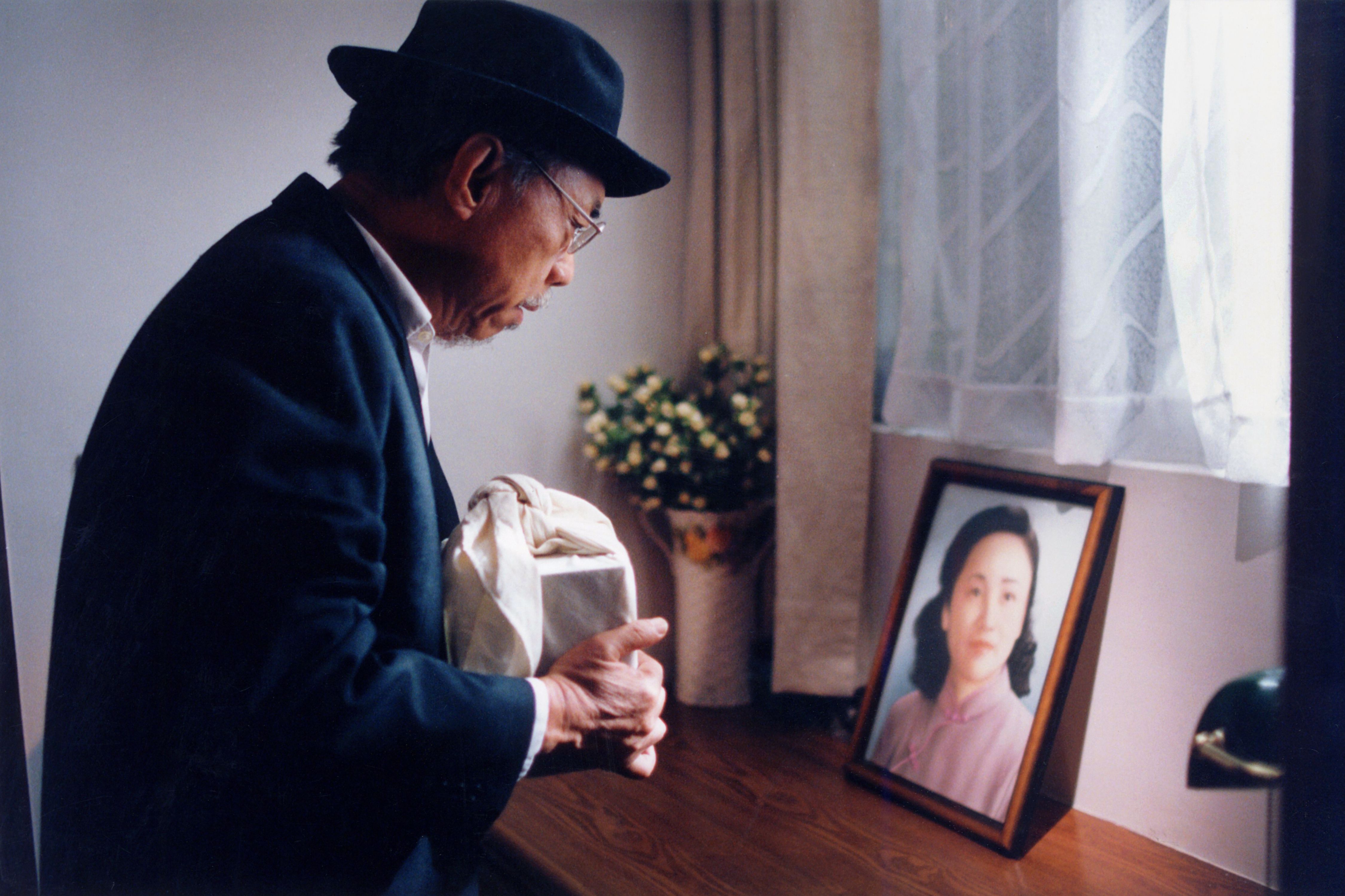 《超級大國民》以虛構的人物、劇情，精準重現1950年代台灣人心惶惶的社會氛圍。（圖／國家影視聽中心提供）