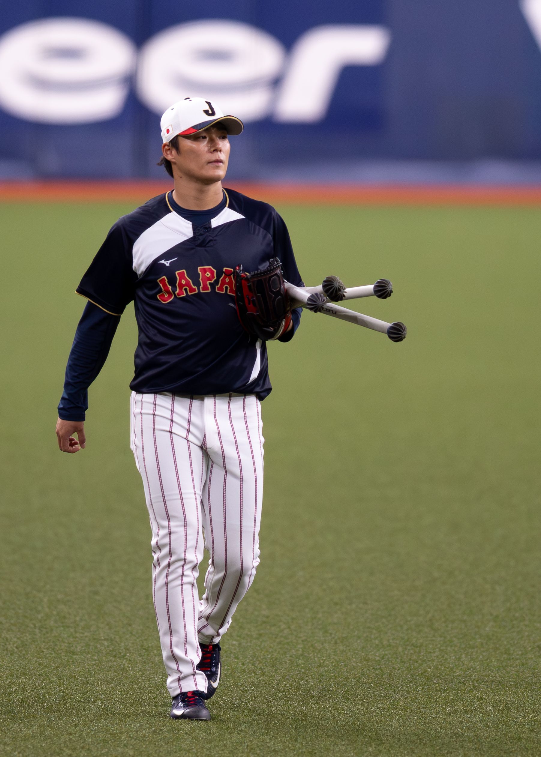 史上最多8名のメジャー組が参戦した侍ジャパンは、オリックスとの強化試合で3－4と競り負け、WBC連覇に向けたチーム作りの難しさに直面した。丁勤紜