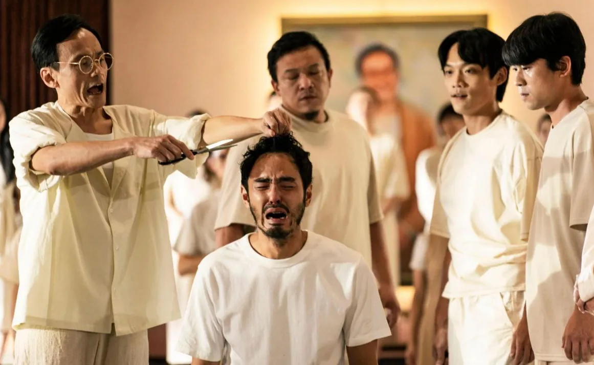 Netflix 《周處除三害》劇情、評價線上看：阮經天瘋魔演技，靈修中心大屠殺成年度名場面（圖／取自imdb）