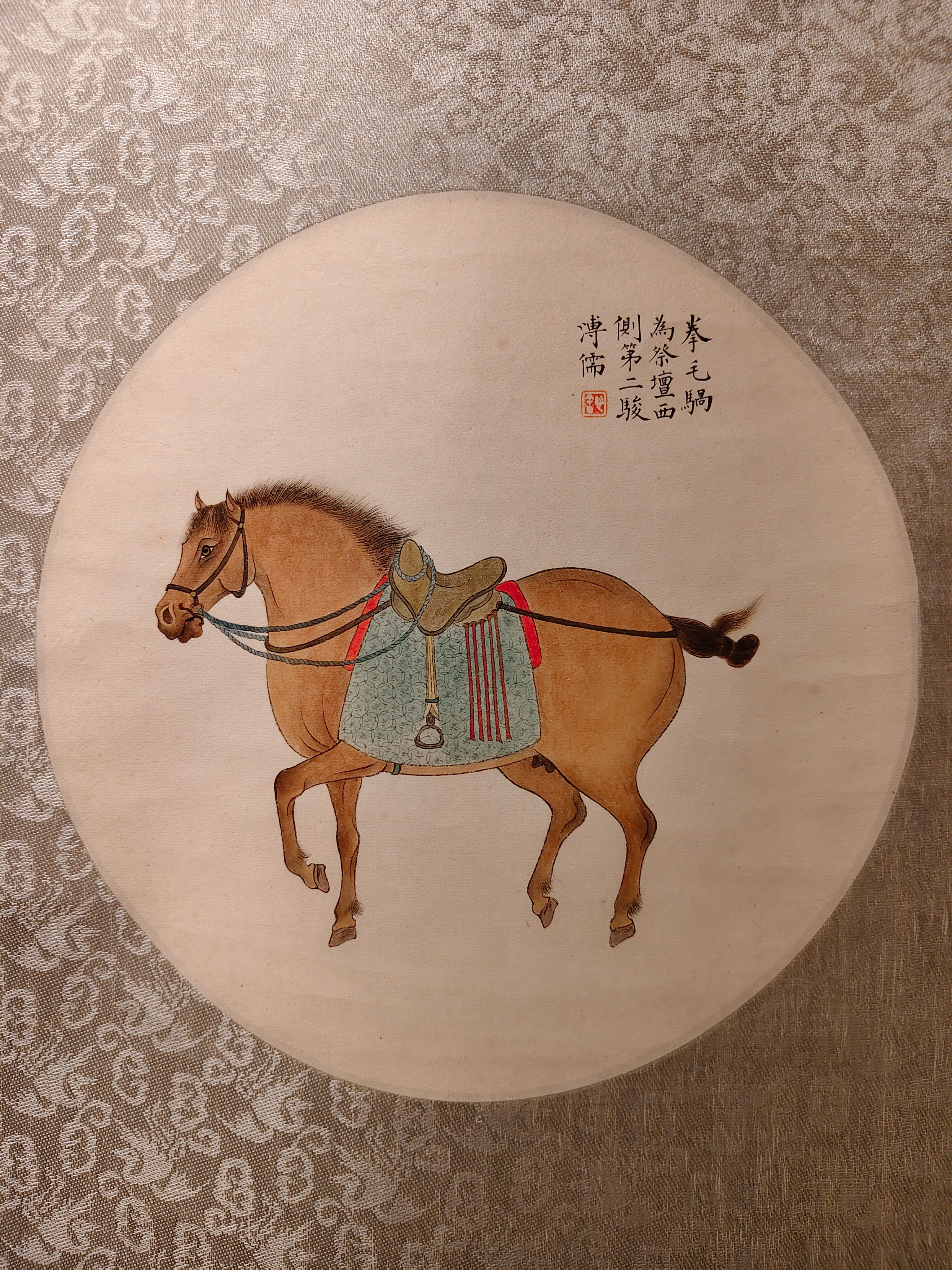 作者認為，若美國總統川普若將藏於美國賓州大學博物館的中國國寶、唐代 石刻極品---唐太宗『昭陵二駿』返還中國，將是川習會時最好的禮物。圖左 下為颯露紫、右下為拳毛騧。（圖/維基百科+作者合成）