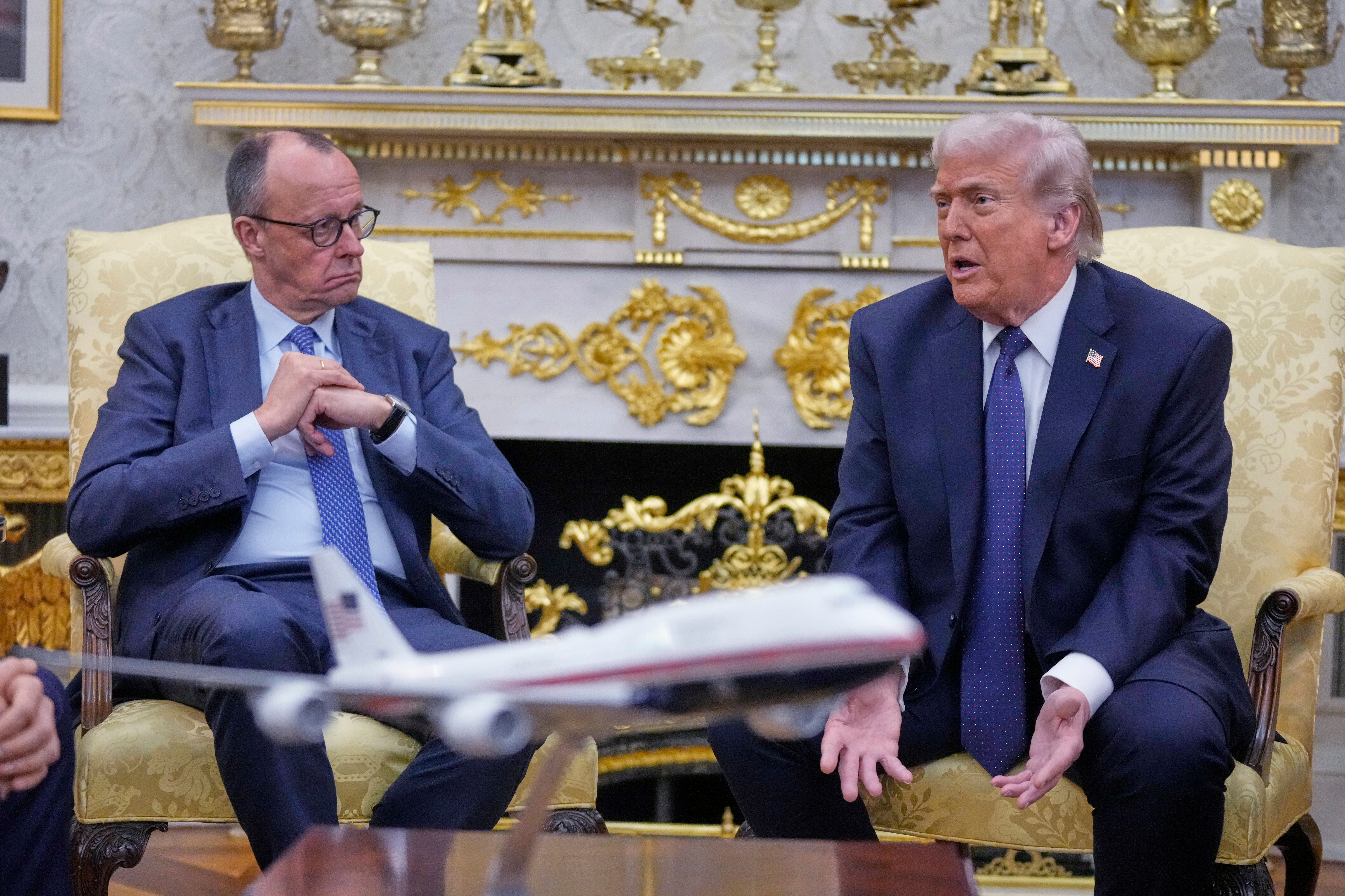 2026年3月3日（星期二），美國總統唐納德·川普在華盛頓白宮橢圓形辦公室會晤德國總理弗里德里希·梅爾茨。( 美聯社 )