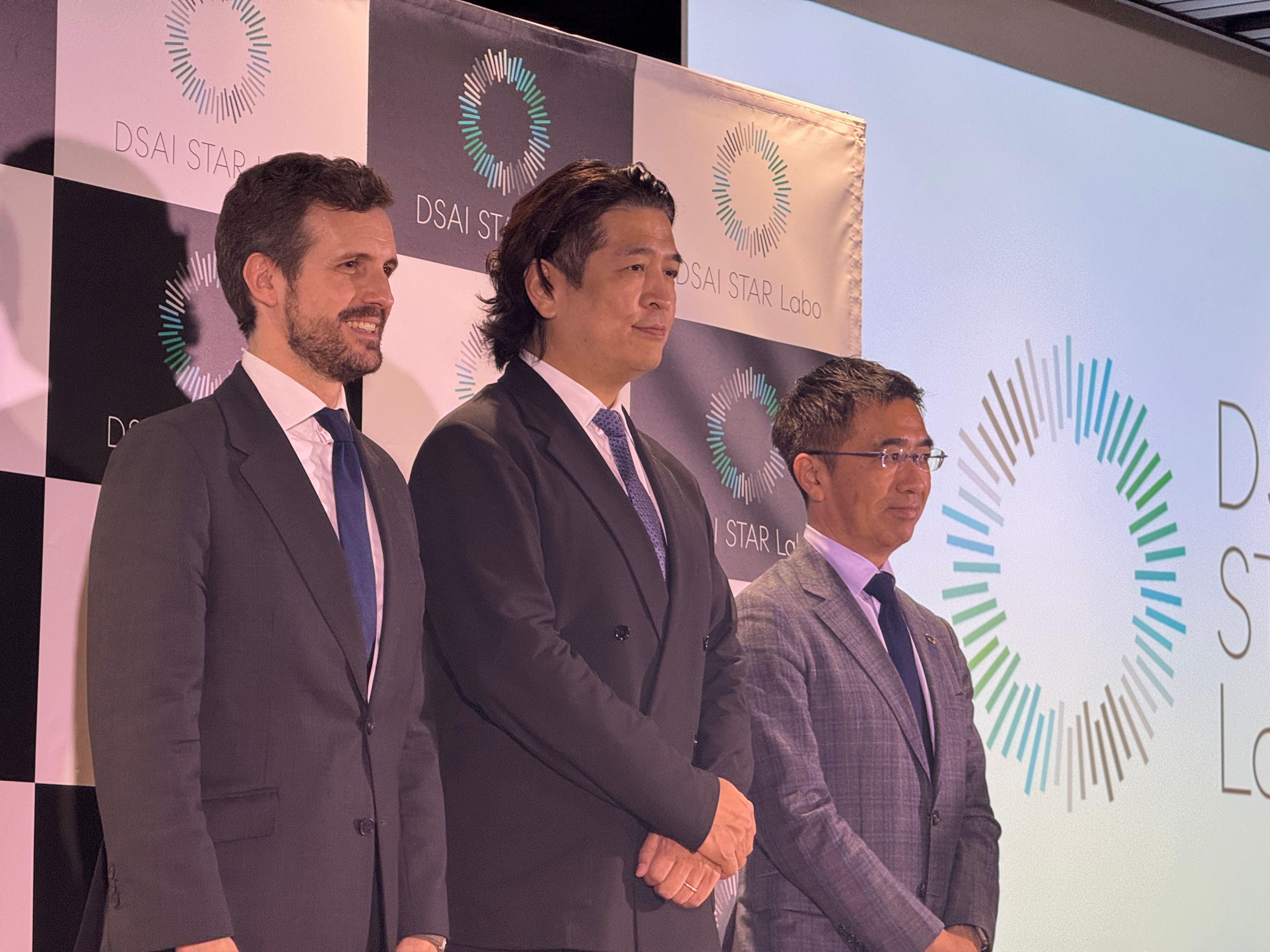 慶大とデータセクションが新ラボを設立し、有識者らがAIインフラの主権確立や環境負荷への対応、民主主義陣営の結束を通じた新たな社会設計の必要性を訴えた。黃信維