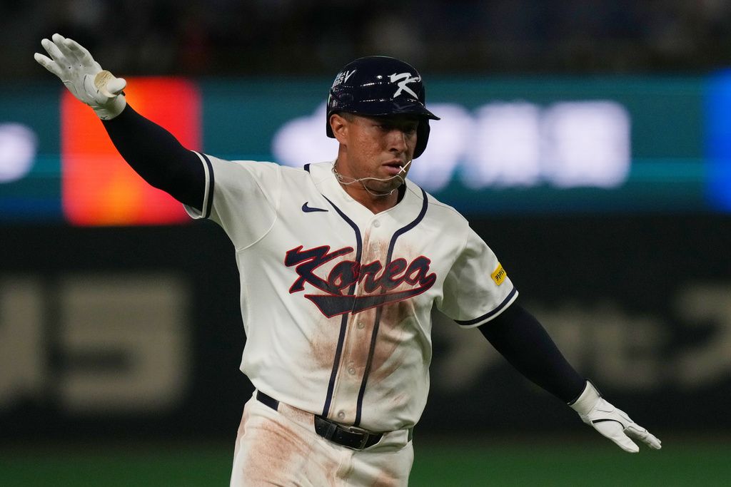 東京巨蛋舉行的世界棒球經典賽C組預賽，南韓混血野手Jahmai Jones敲出全壘打。（美聯社）