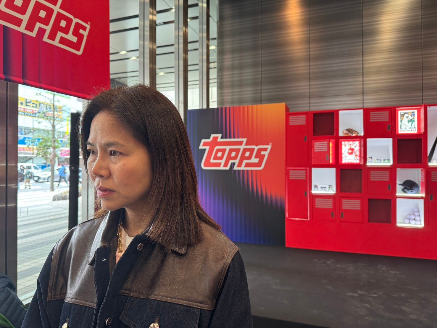 Topps全球拓展負責人兼資深副總裁Julie Yoo於活動現場導覽後接受《風傳媒》專訪。（黃信維攝）