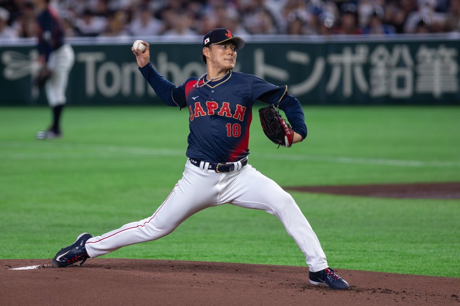 台日戰台灣隊打者完全被日本隊先發投手山本由伸壓制。（丁勤紜攝）