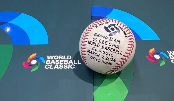 20260307-世界棒球經典賽，中華隊7日對戰捷克。費爾柴德在台灣國家隊首轟的全壘打球已經成功換回。（台灣隊提供）