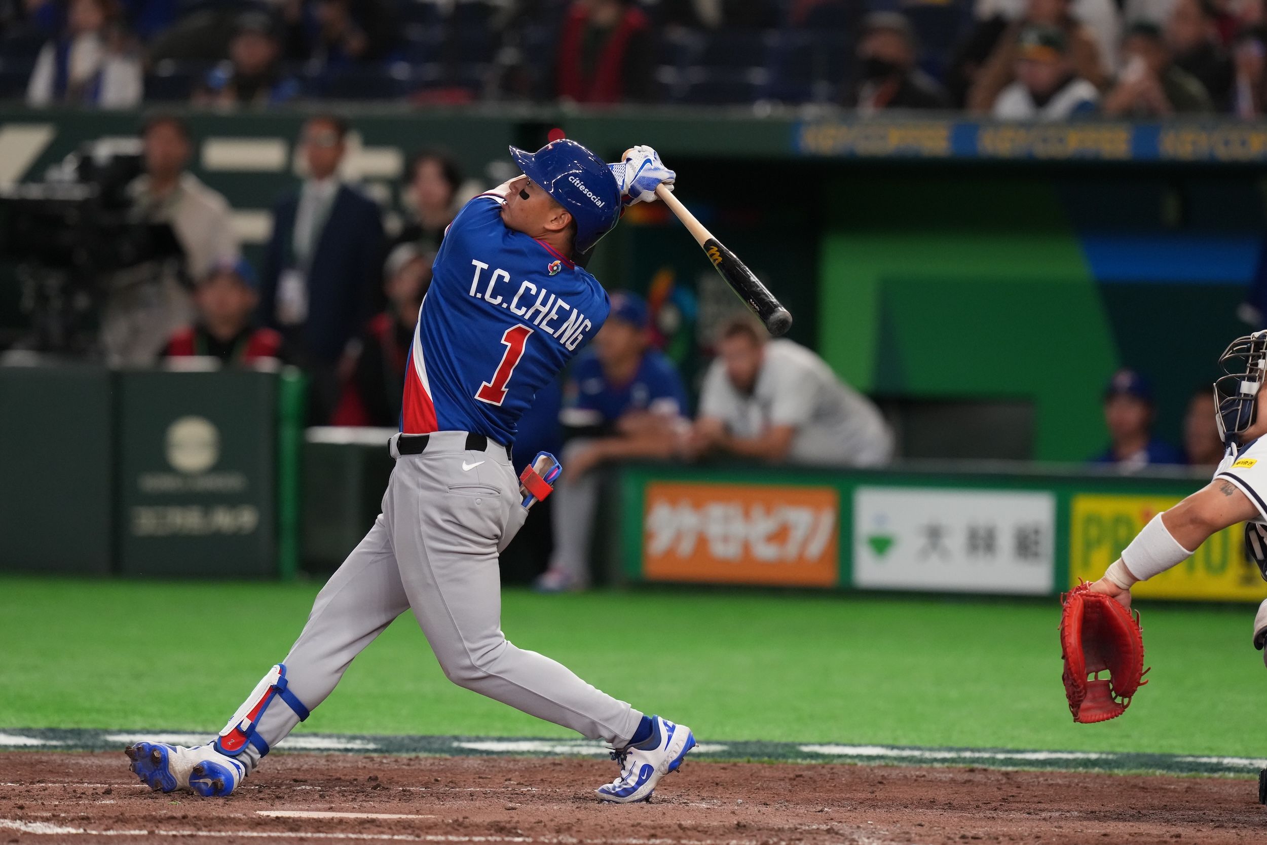 2026年3月8日，鄭宗哲在台韓大戰第六局擊出全壘打。（美聯社）