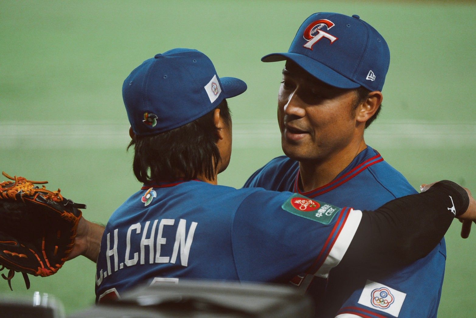 台湾代表が張育成、鄭宗哲、スチュアート・フェアチャイルドの3本塁打とチームの強い結束力によりWBCで韓国から歴史的初勝利を挙げ、曾豪駒監督も「野球とは実に面白い」と選手たちの奮闘を称賛した。（張庭瑜/攝）