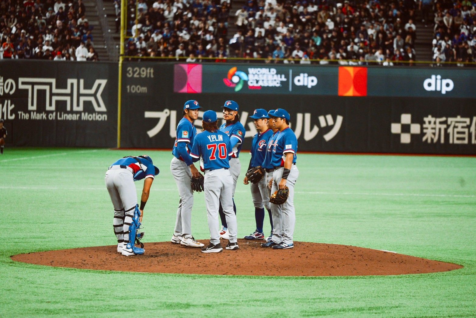 台湾代表が張育成、鄭宗哲、スチュアート・フェアチャイルドの3本塁打とチームの強い結束力によりWBCで韓国から歴史的初勝利を挙げ、曾豪駒監督も「野球とは実に面白い」と選手たちの奮闘を称賛した。（張庭瑜/攝）