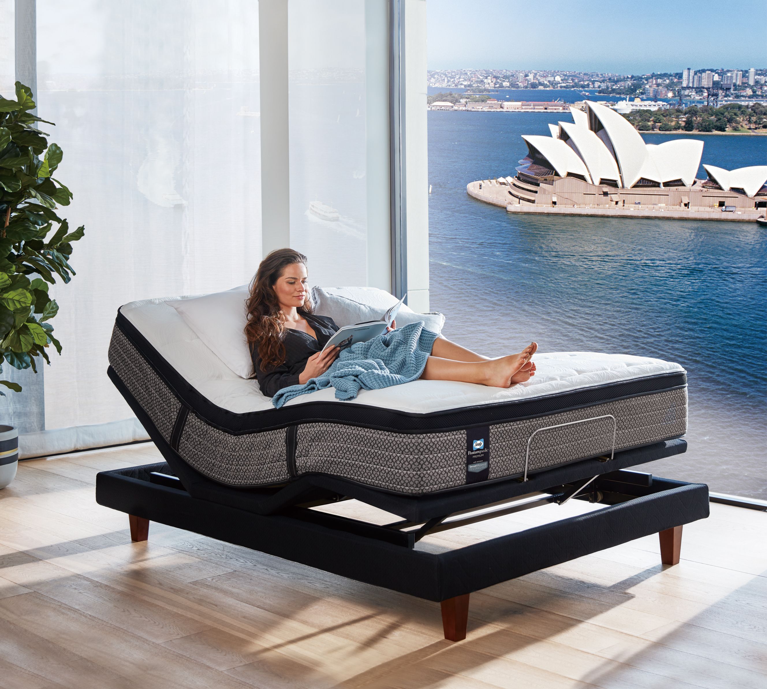 Sealy席伊麗床墊歡慶母親節-澳洲電動床系列(Adjustable)指定床款85折，贈總價值約20,670元BALMUDA百慕達蒸氣烤麵包機。(圖片來源:席伊麗)