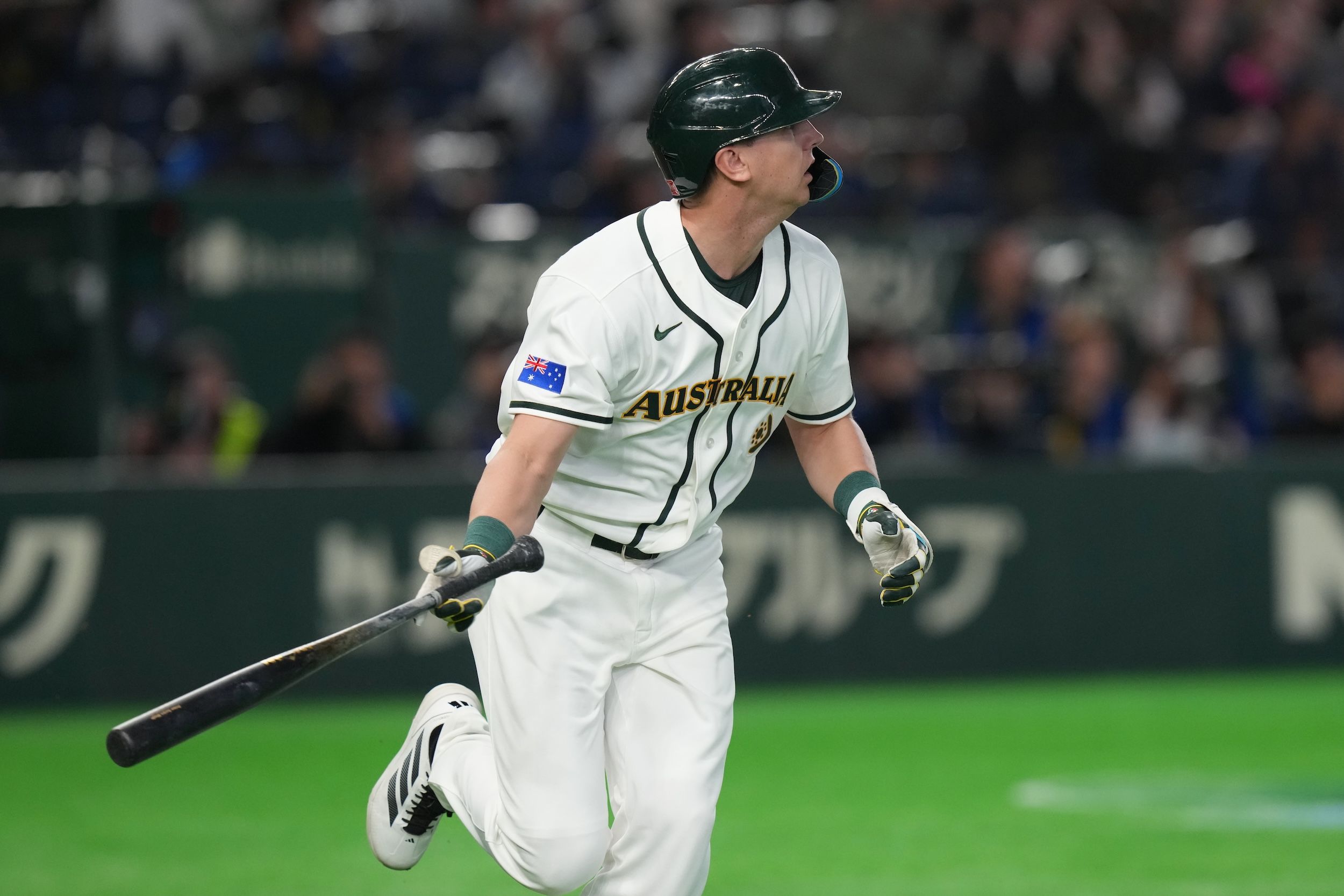 澳洲6棒Robbie Glendinning在第五局敲出陽春彈。（美聯社）