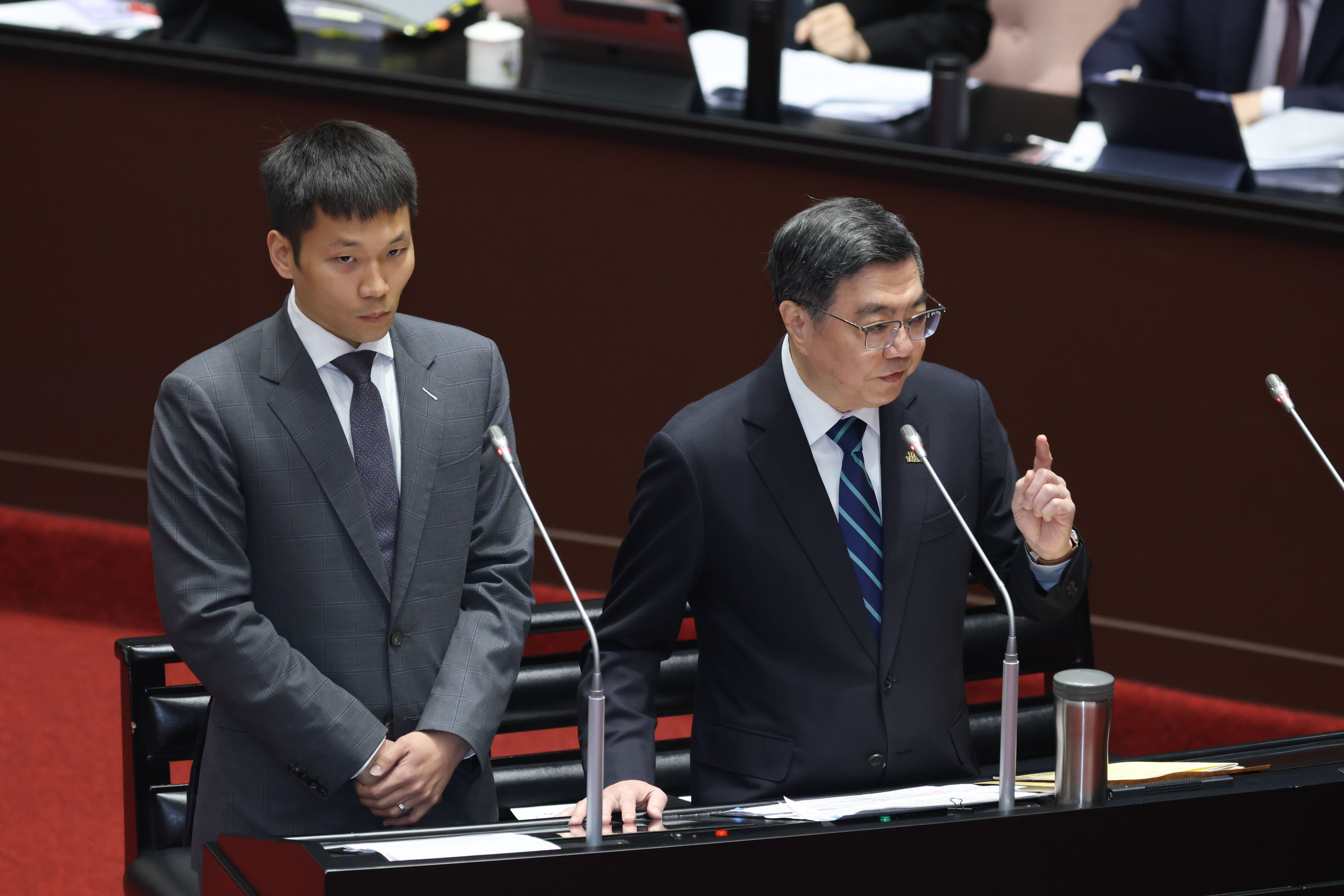 20260310-行政院長卓榮泰與運動部長李洋備詢。（陳品佑攝）