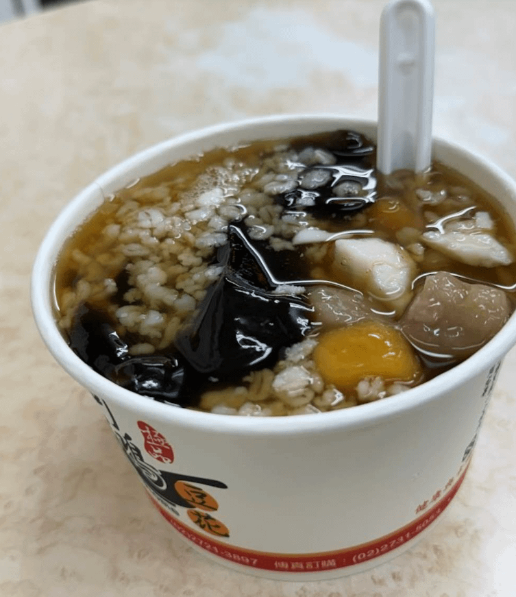 遼寧街夜市美食推薦：阿鴻豆花店。（圖／取自google map_Su Peter）