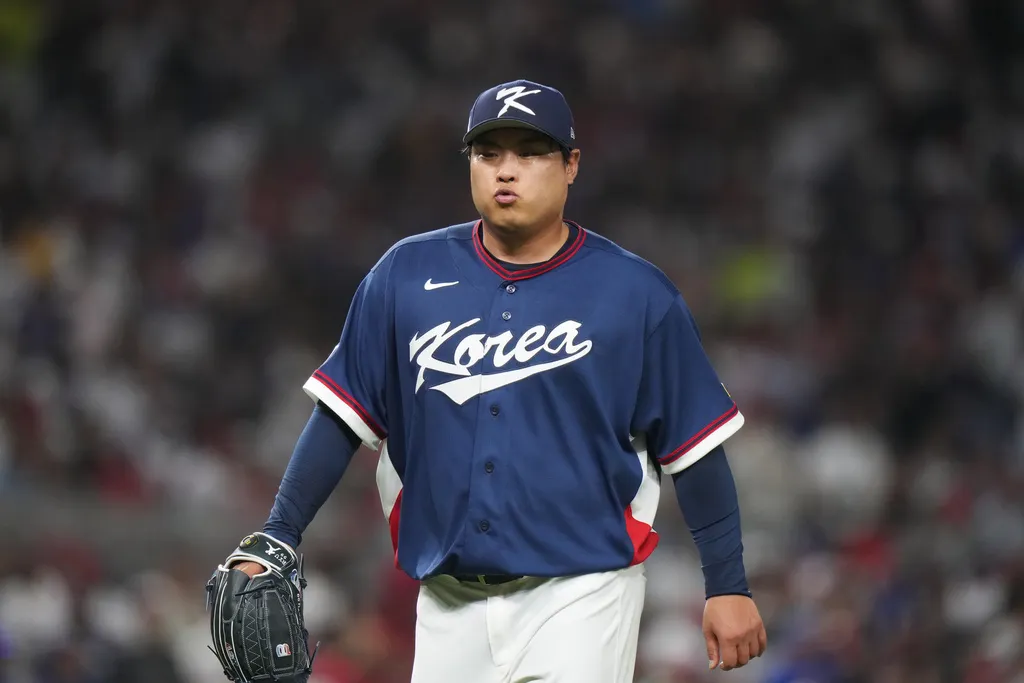 對戰多明尼加、南韓派出老將柳賢振掛帥先發。（美聯社）