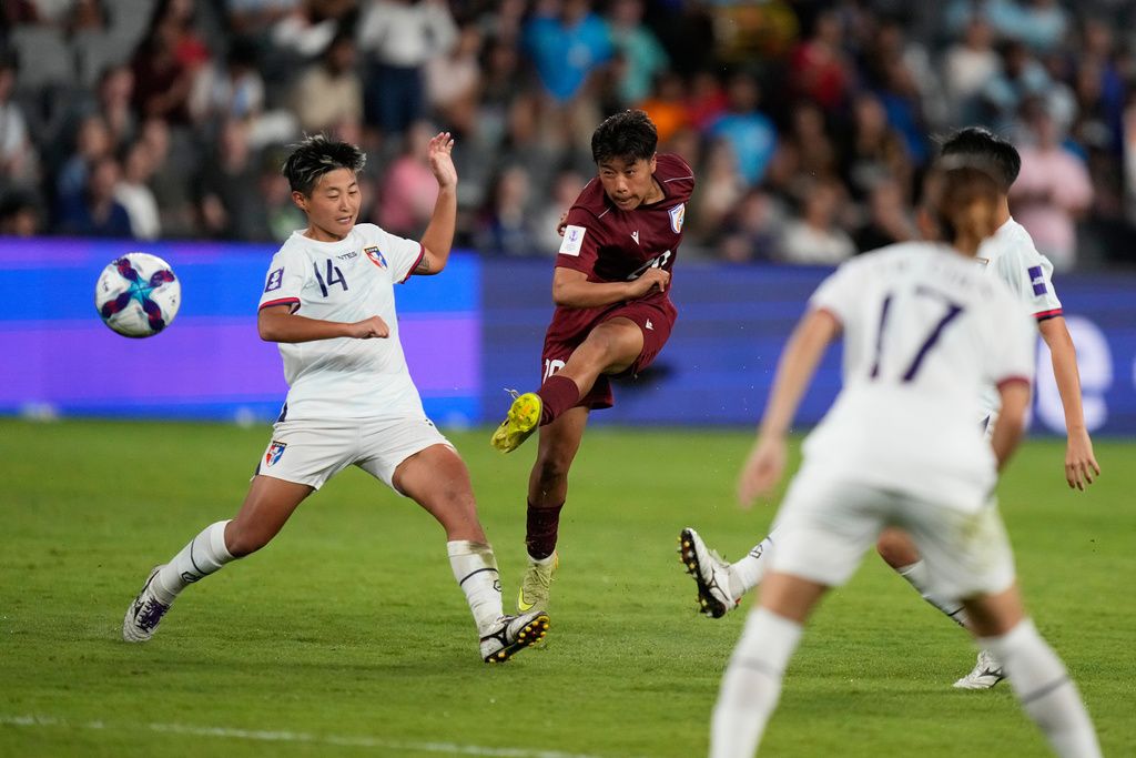 中華女足（白衣）以3-1打敗印度。（美聯社）