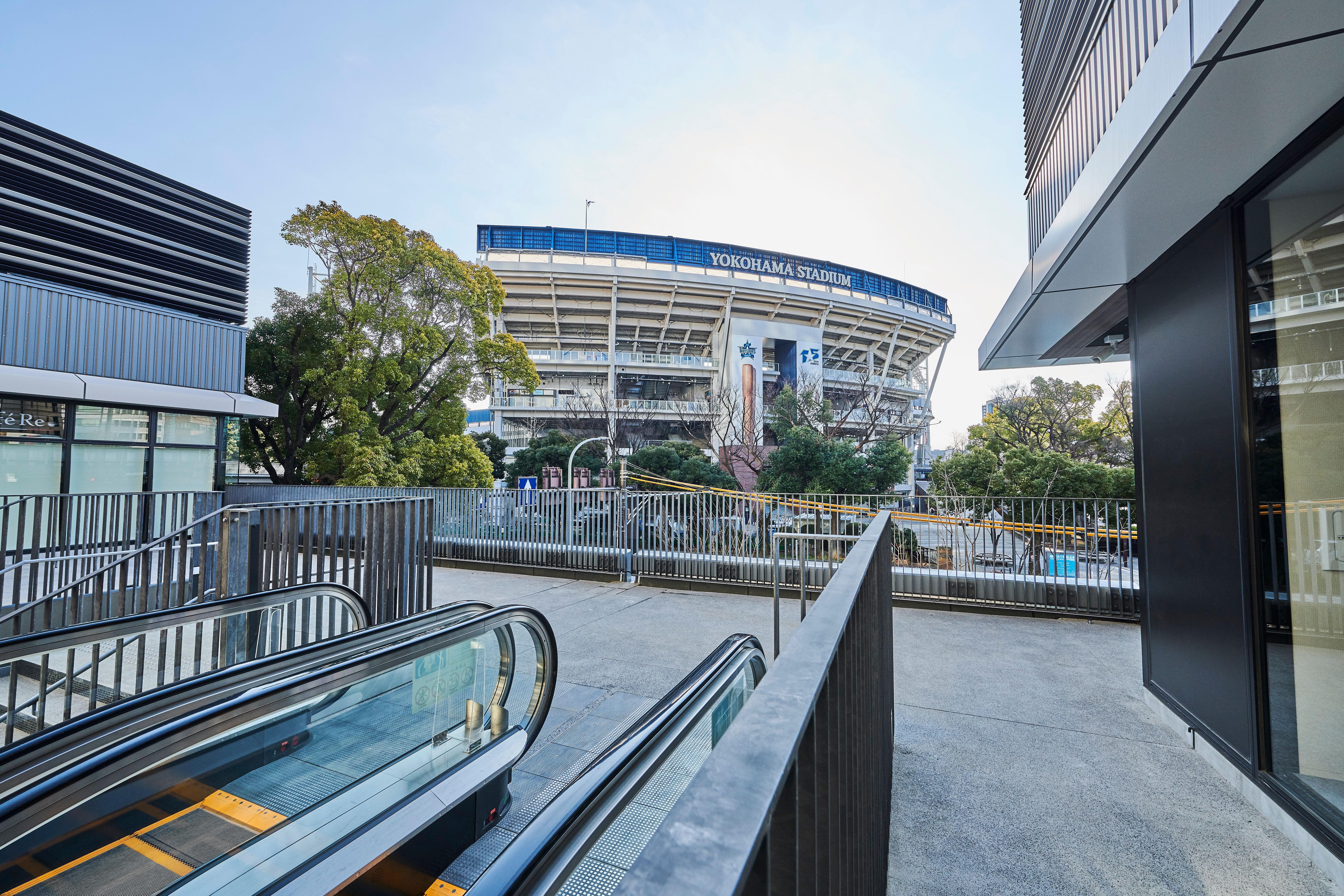 星野リゾートが旧横浜市庁舎跡地の「BASEGATE横浜関内」に、歴史的建造物を活用した全276室の都市観光ホテル「OMO7横浜」を4月21日に開業する。BASEGATE横浜関内 PR事務局