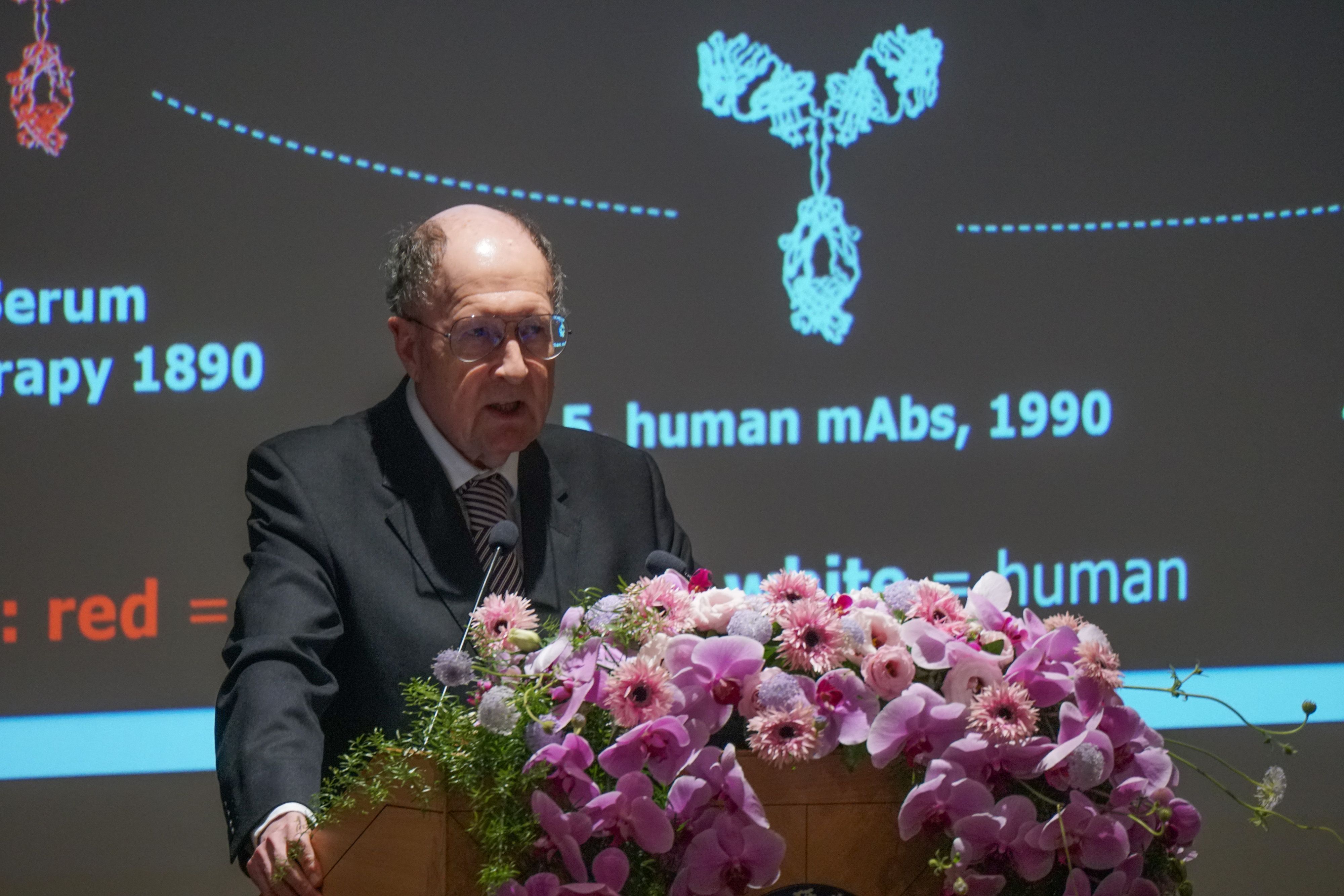 20260302-諾貝爾化學獎得主Sir Gregory Winter 演講。（蔡親傑攝）