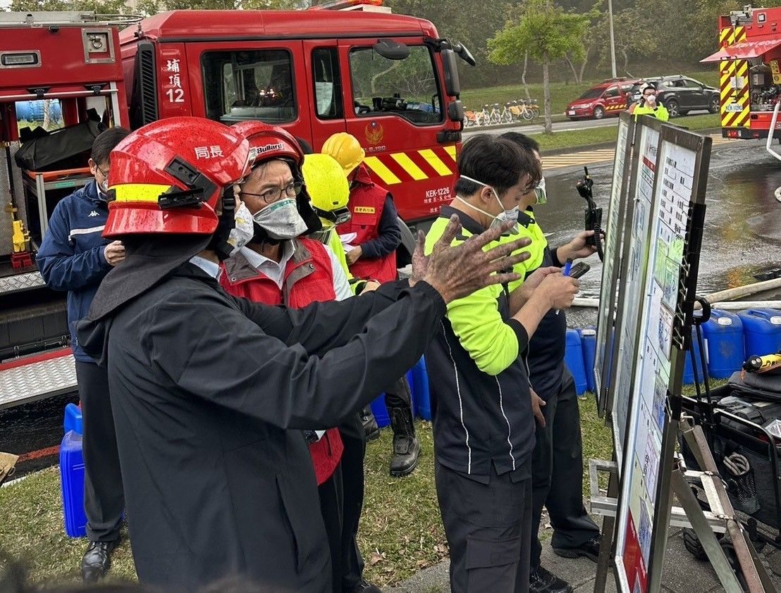 竹科台電竹園超高壓變電所16日下午驚傳火警，市長高虹安指示立即成立應變小組，消防局第一時間亦派遣人車前往現場搶救。（圖／新竹市政府提供）