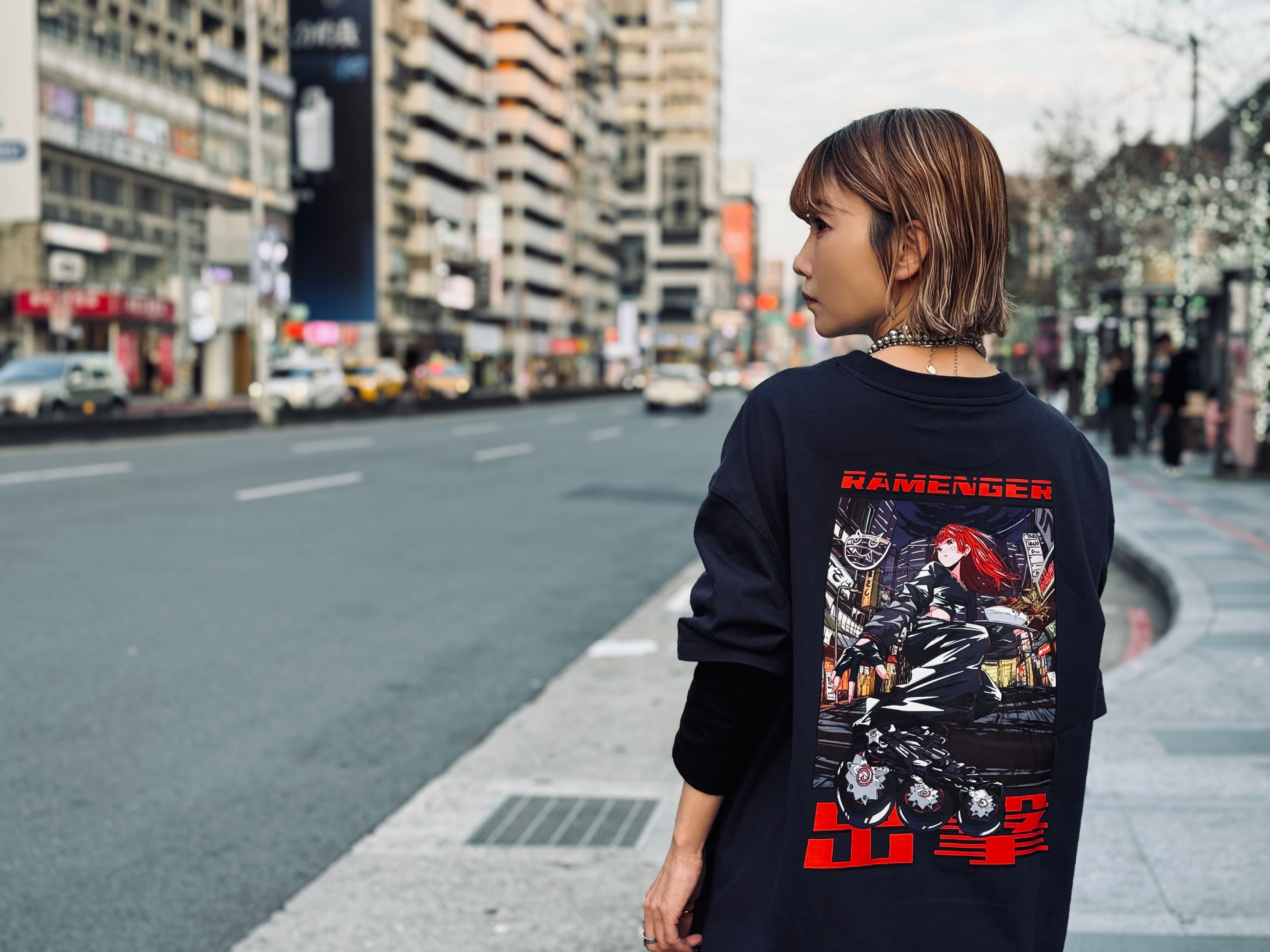 日系美学を体現するクリエイターの老辣妹は、引き算のメイクと細部へのこだわり、そして生活の儀式感を通じて、憧れの透明感あふれるライフスタイルを提案している。Shane Lï