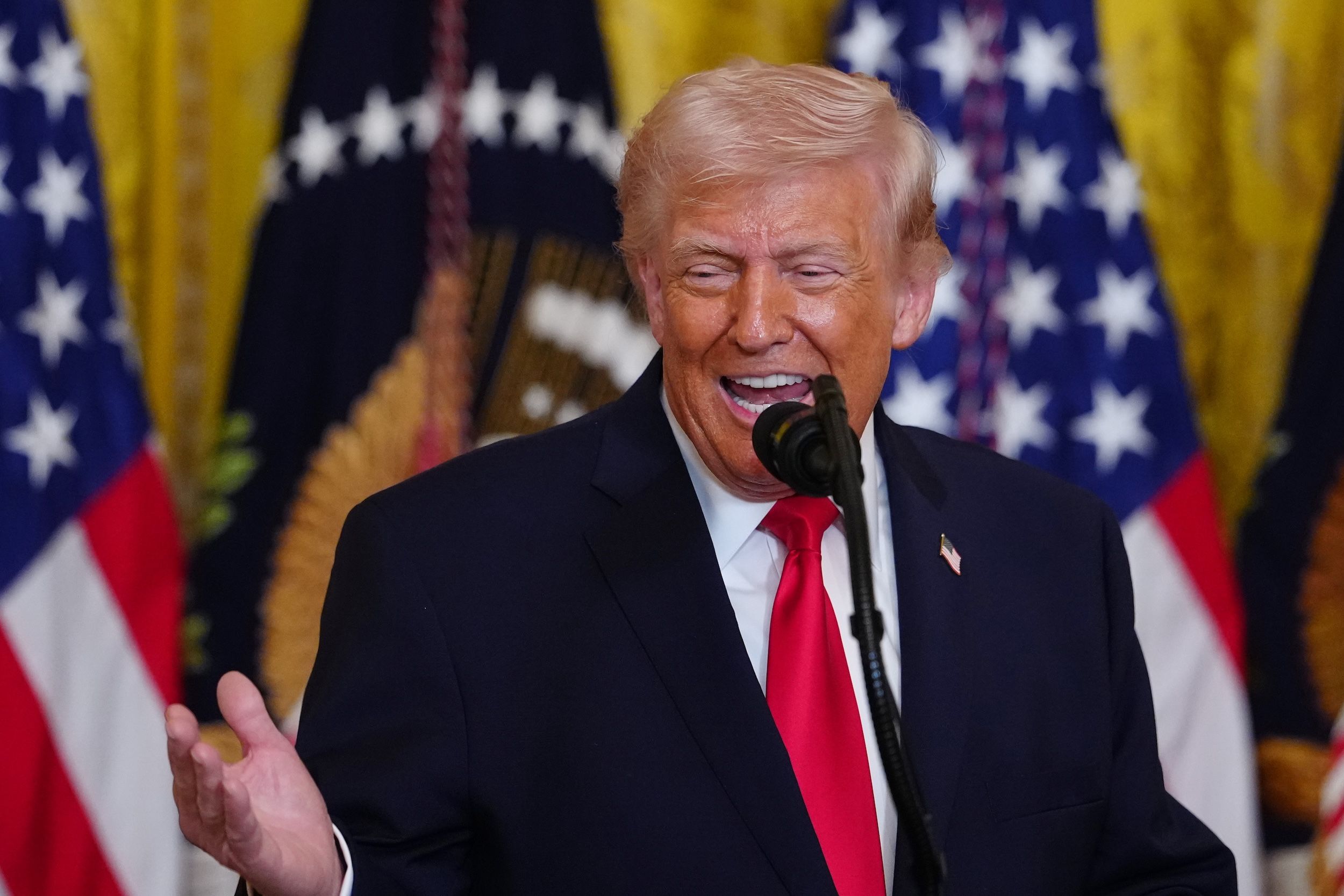 2026年3月12日，美國總統川普在白宮東廳舉行的女性歷史月活動發表演說。（美聯社）