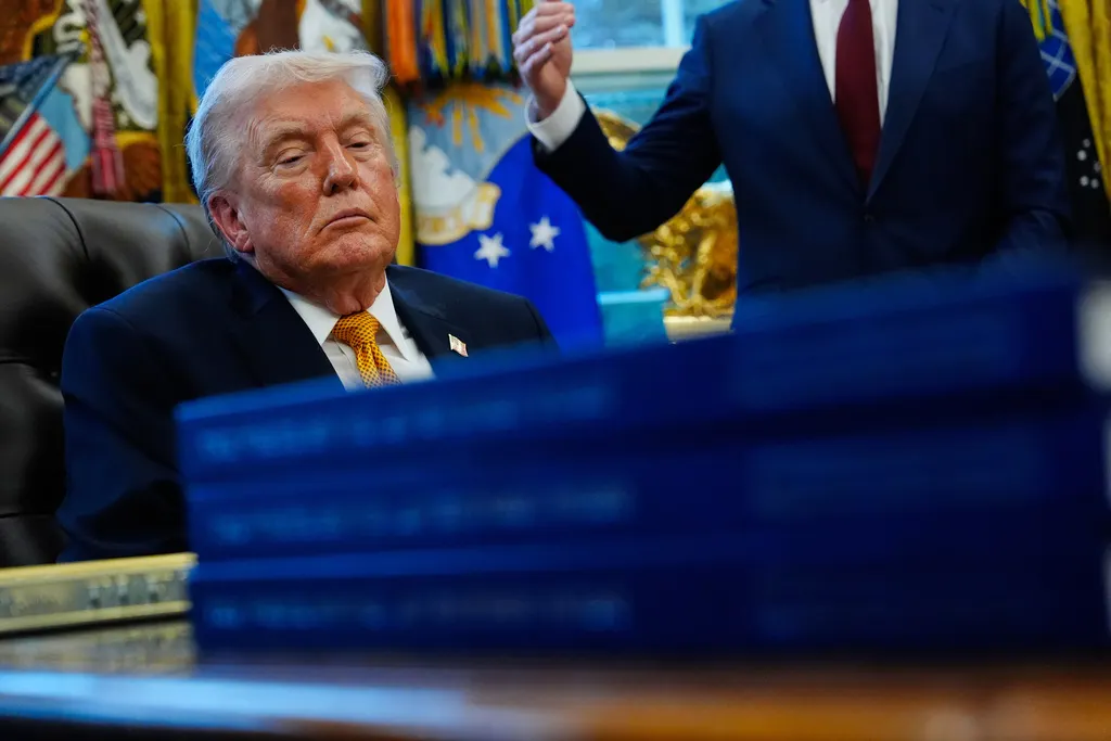 美國總統川普在白宮。（美聯社）