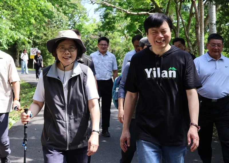 蔡英文、林國漳宜蘭仁山步道爬山 在民進黨宜蘭縣長參選人林國漳（前右）等陪同下，前總統蔡英文（前左）17日上午前往宜蘭縣冬山鄉仁山步道爬山。（林國漳競選辦公室提供）中央社記者沈如峰宜蘭縣傳真115年3月17日