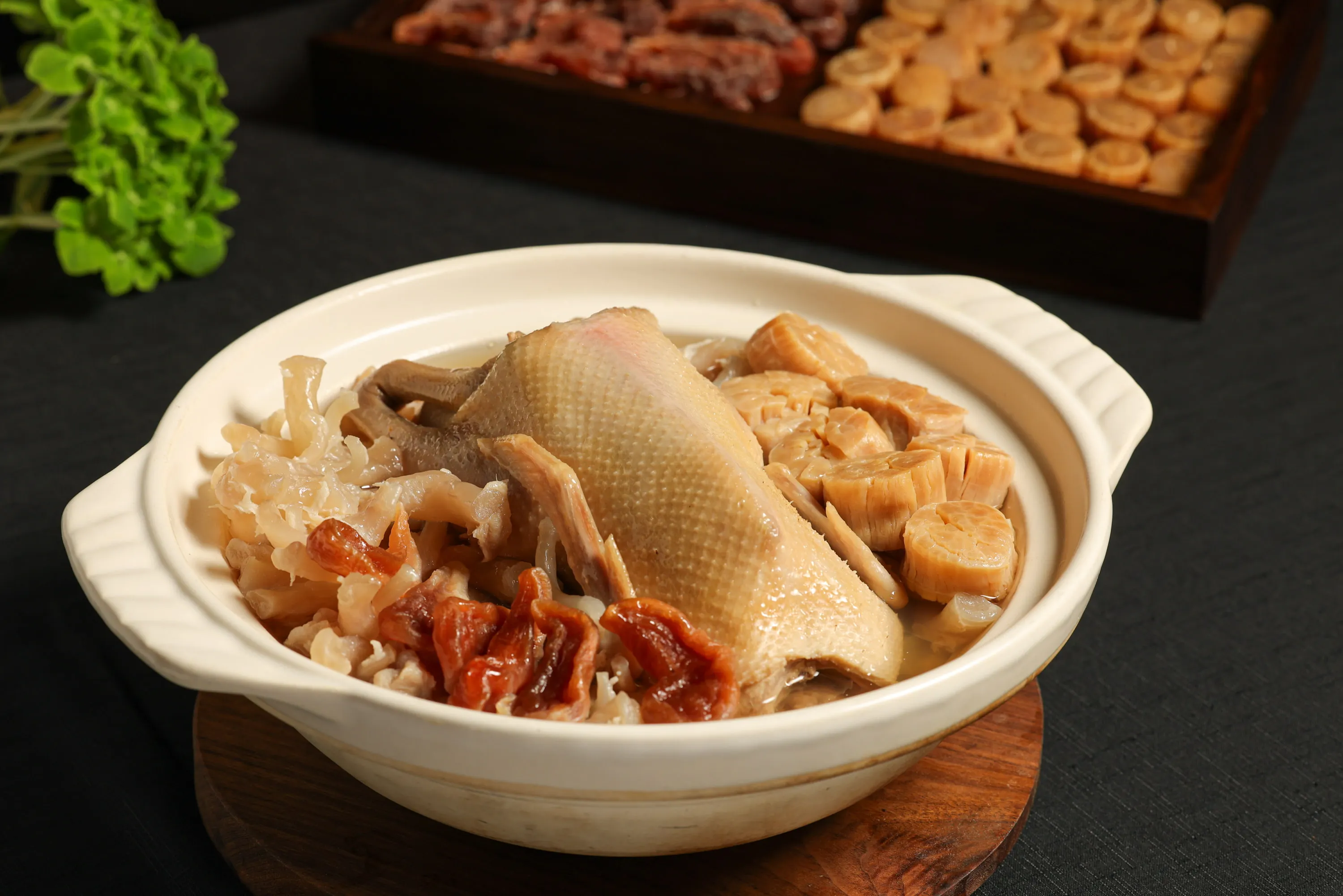 珍珠貝瑤柱太后鴨。（圖/台北晶華酒店）