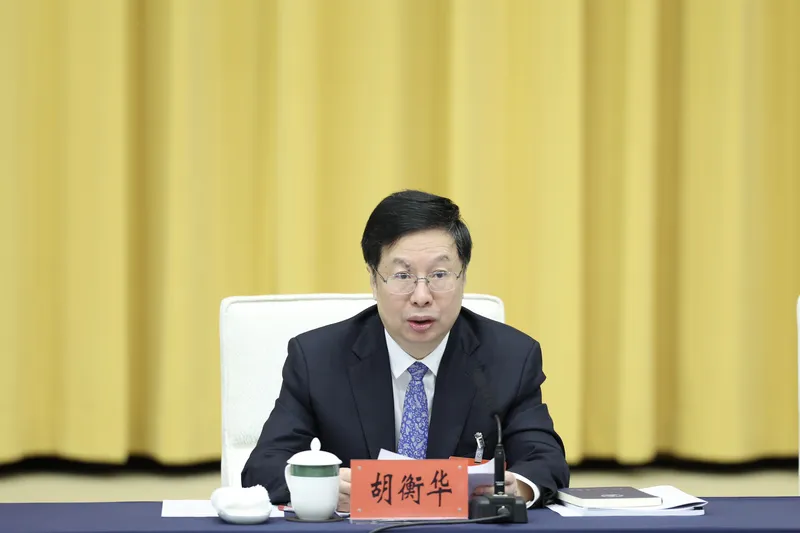 2026年3月6日，時任重慶市長胡衡華在北京出席全國人大會議重慶代表團開放團組會議。（中央社）