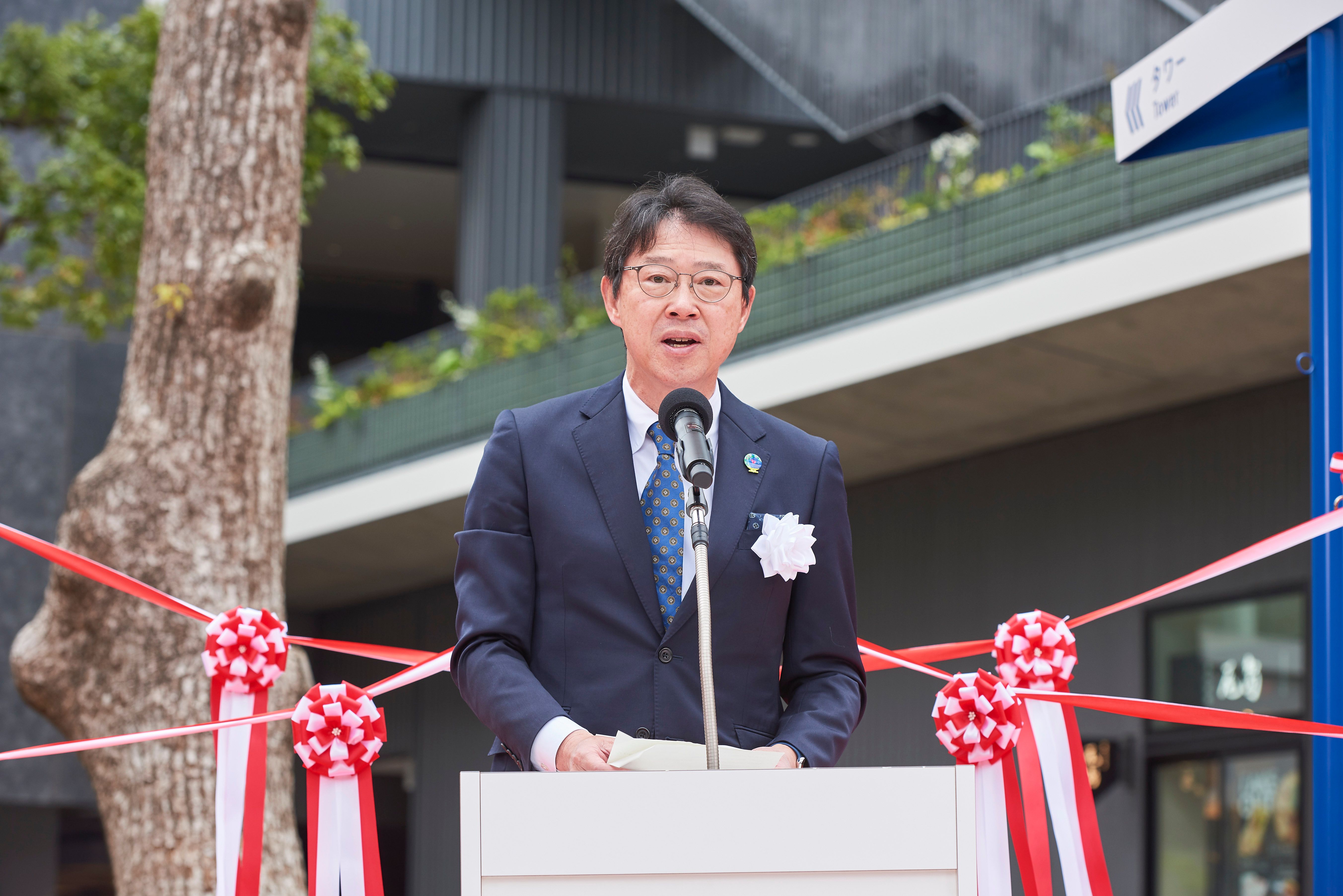 横浜の旧市庁舎跡地に誕生した大規模複合街区「BASEGATE横浜関内」が3月19日に全面開業し、多彩なテナントと記念イベントで関内エリアに新たな活気をもたらしている。 BASEGATE横浜関内 PR事務局