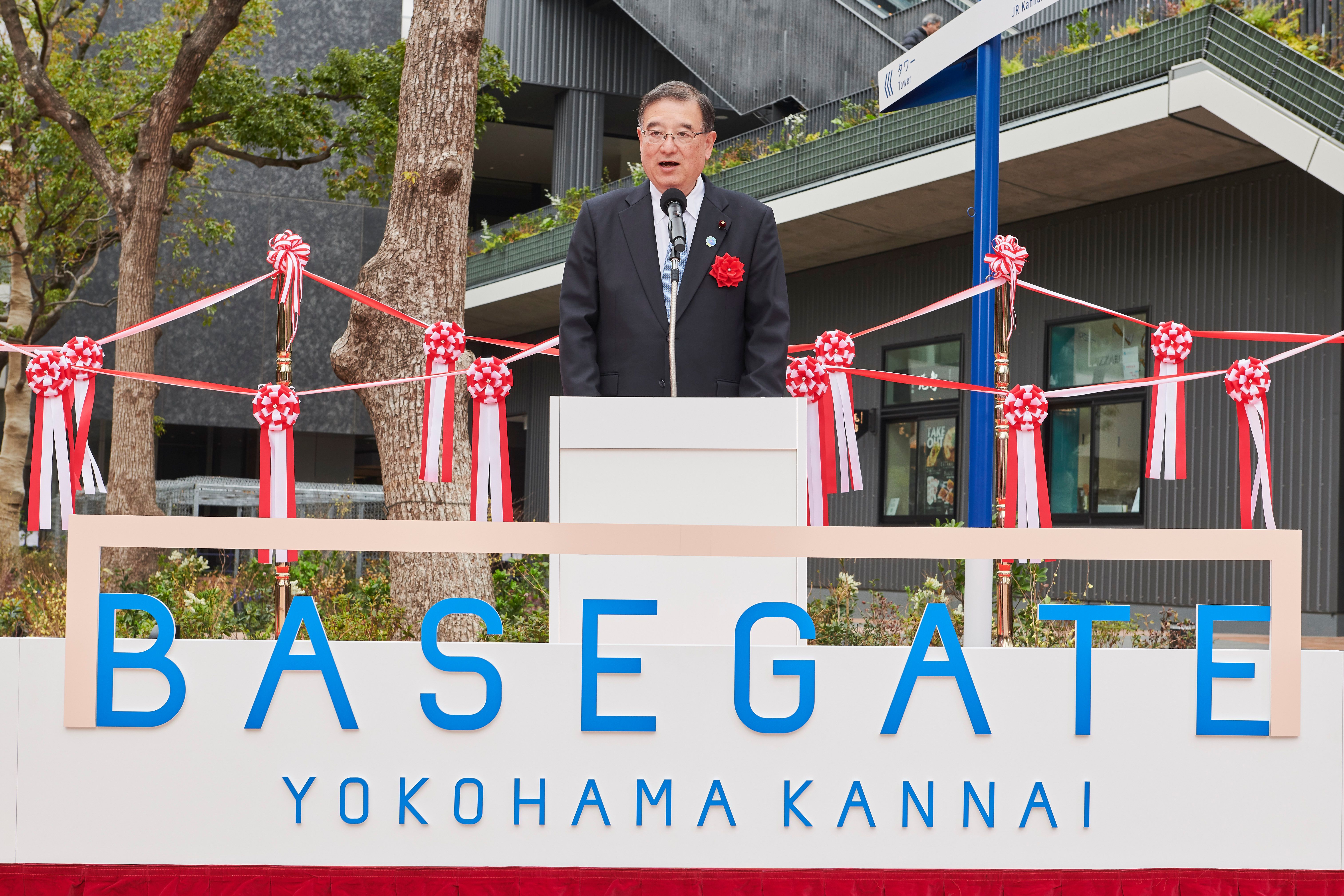 関内エリア最大級の大規模複合街区「BASEGATE横浜関内」が3月19日に全面開業し、エンターテインメント、グルメ、オフィス、ホテルから研究施設やエリアマネジメントまでを網羅した新旧融合の巨大拠点が誕生した。 BASEGATE横浜関内 PR事務局