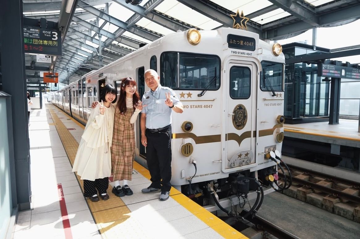 台湾のシンガーソングライターYabeは、2年にわたるリアリティ番組の企画を通じ、東京の路上ライブから渋谷での単独公演、さらには日本の歌手とユニットを組んでの九州列車ライブへと至り、日台の深い音楽交流の中で新たな飛躍を模索している。隨身遊戲公司