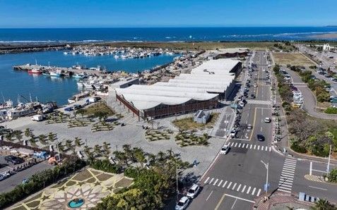 竹風漁市開幕帶動新竹漁港觀光新亮點，未來將舉辦各式大型活動，打造海港休閒品牌。（圖／新竹市政府提供）