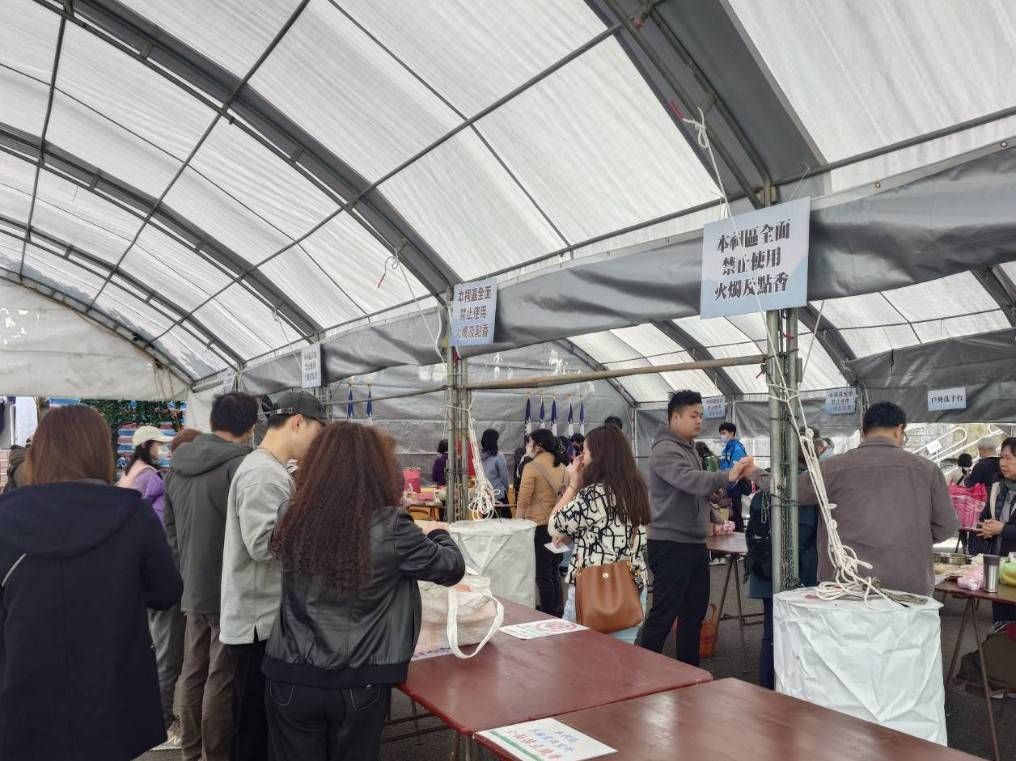 新北市軍人忠靈祠將祭祀區域由室內延伸至戶外，更為寬敞且通風的祭拜環境。圖/新北市政府民政局提供