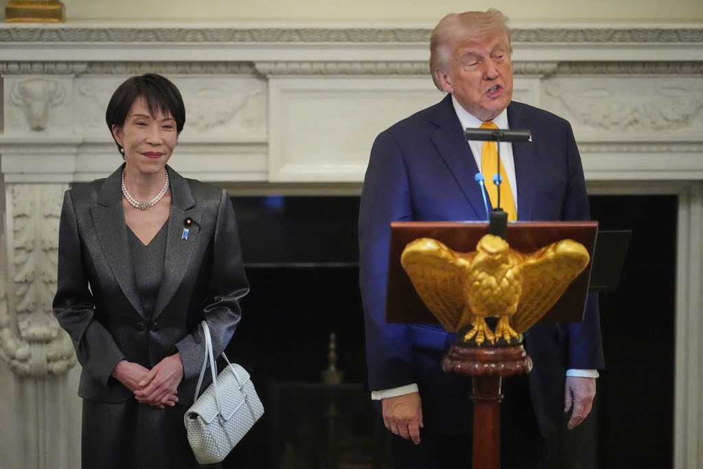 日本首相高市早苗(左)出訪華府,會見美國總統川普。(美聯社)