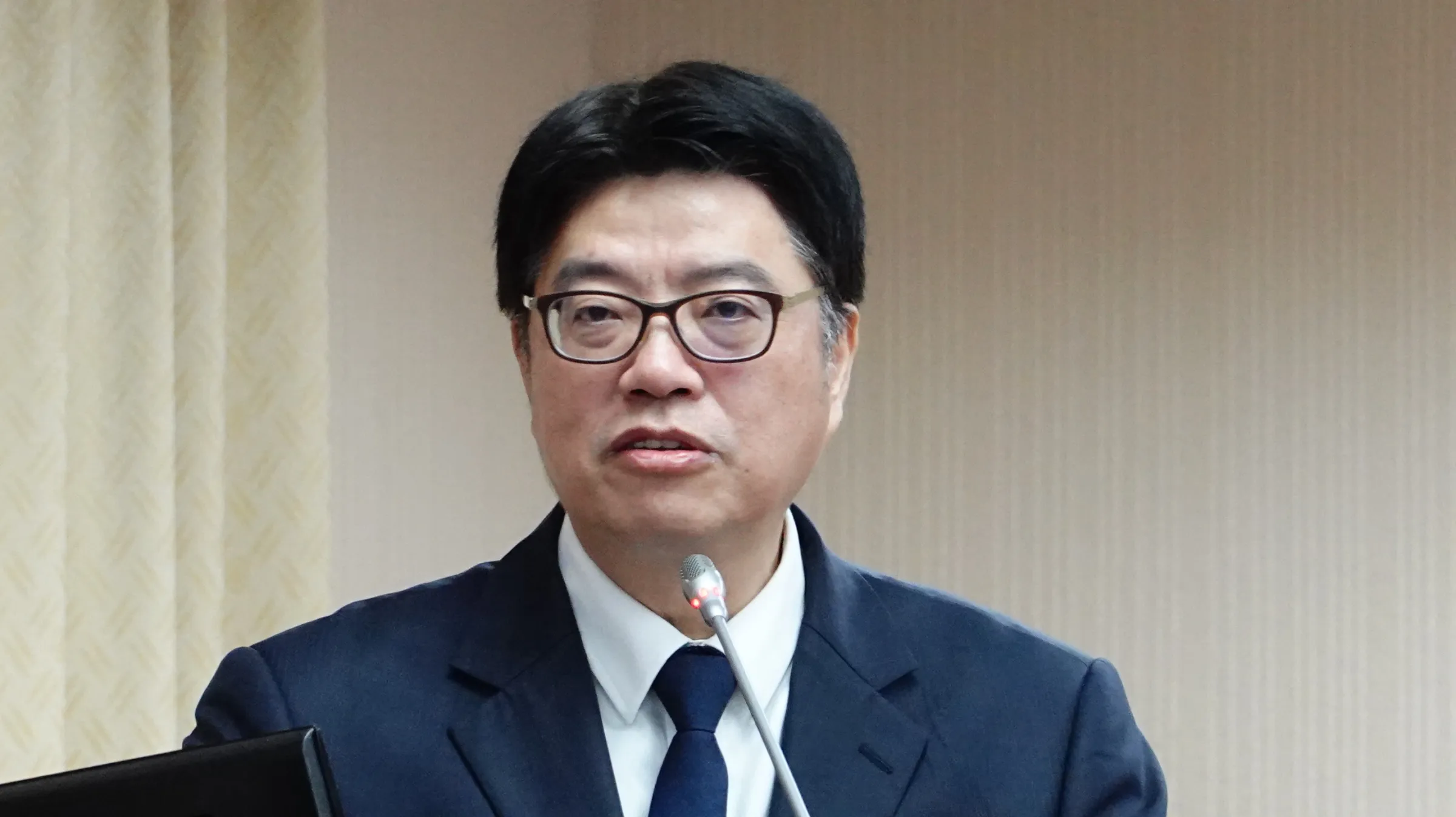 陸委會主委邱垂正23日赴立法院內政委員會備詢。（楊騰凱攝）