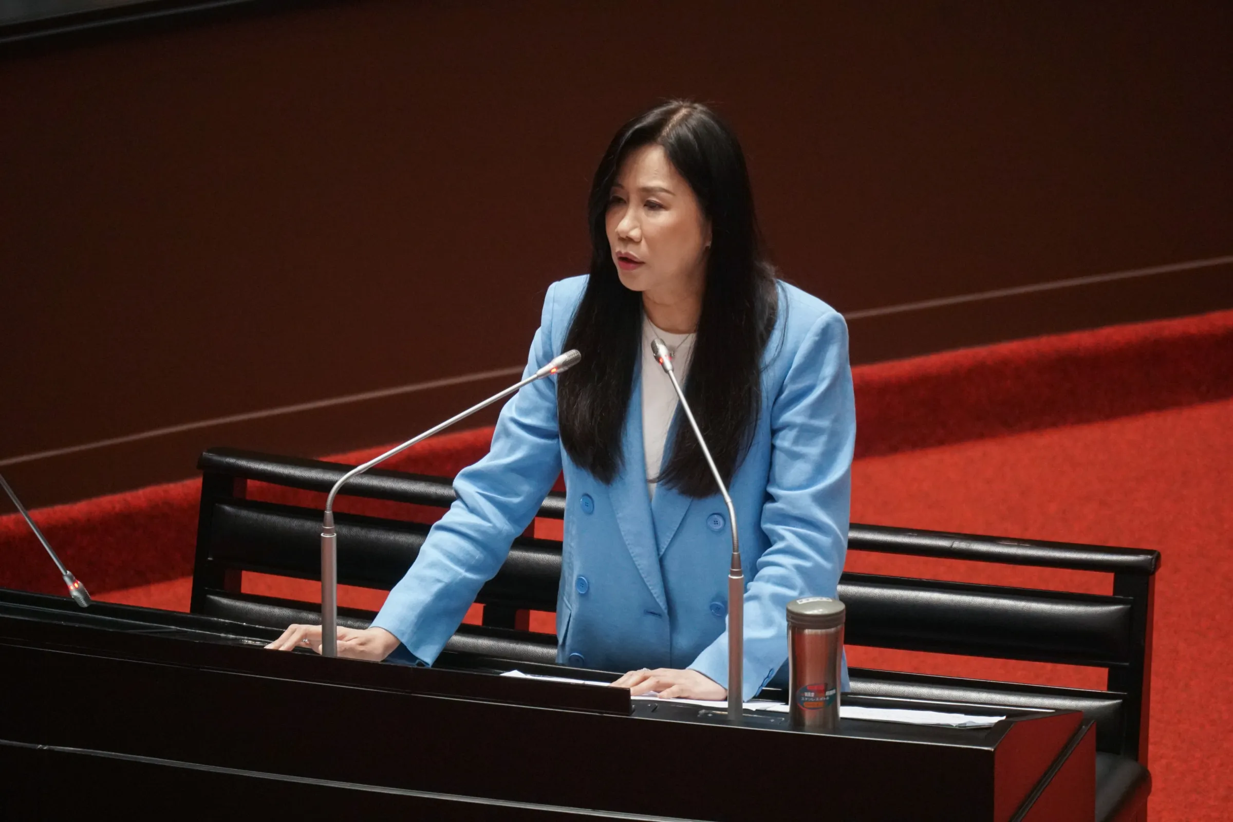 20260324-立委萬美玲於立院議場質詢。（蔡親傑攝）