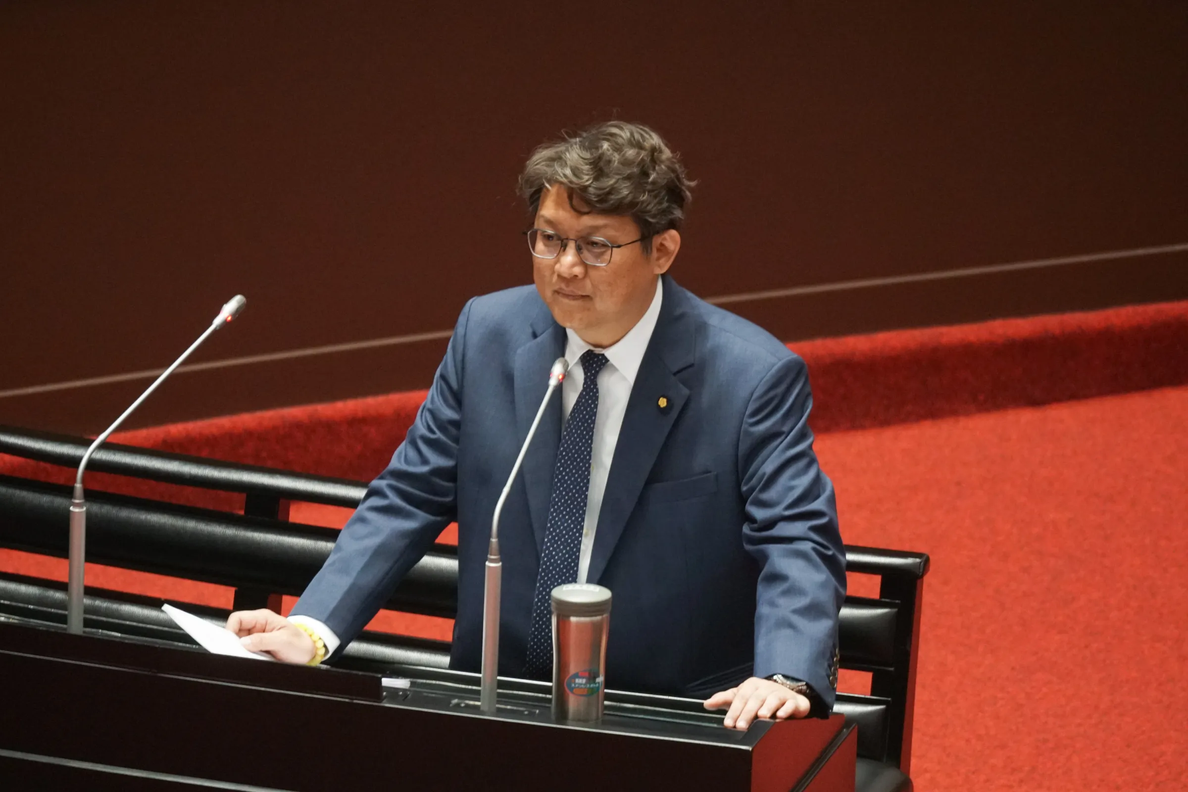 20260324-立委黃建賓於立院議場質詢。（蔡親傑攝）