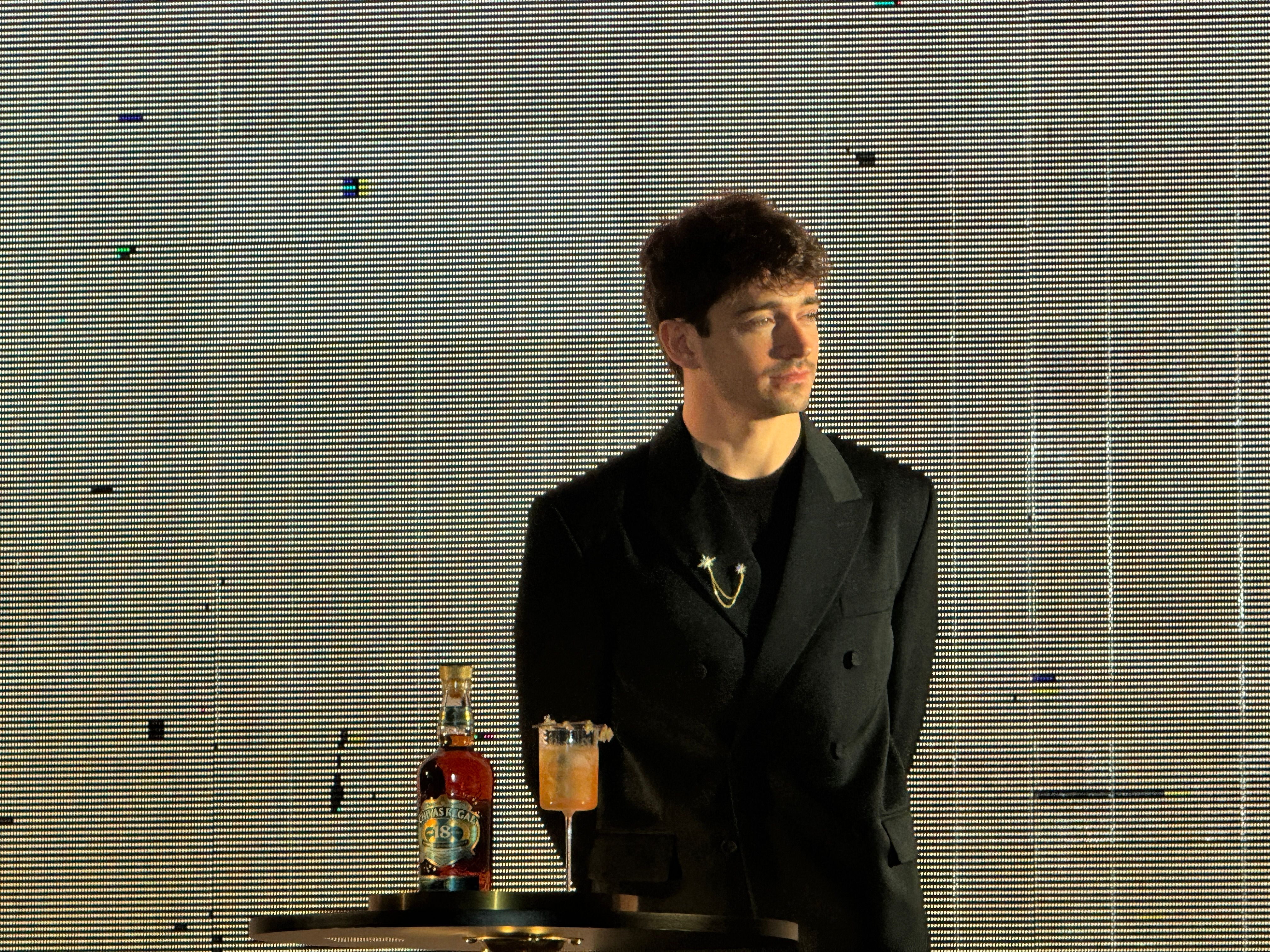 卓越した才能と創造性を併せ持つF1ドライバーのシャルル・ルクレール氏が、シーバスリーガルの哲学を体現する存在として注目を集めている。黃信維