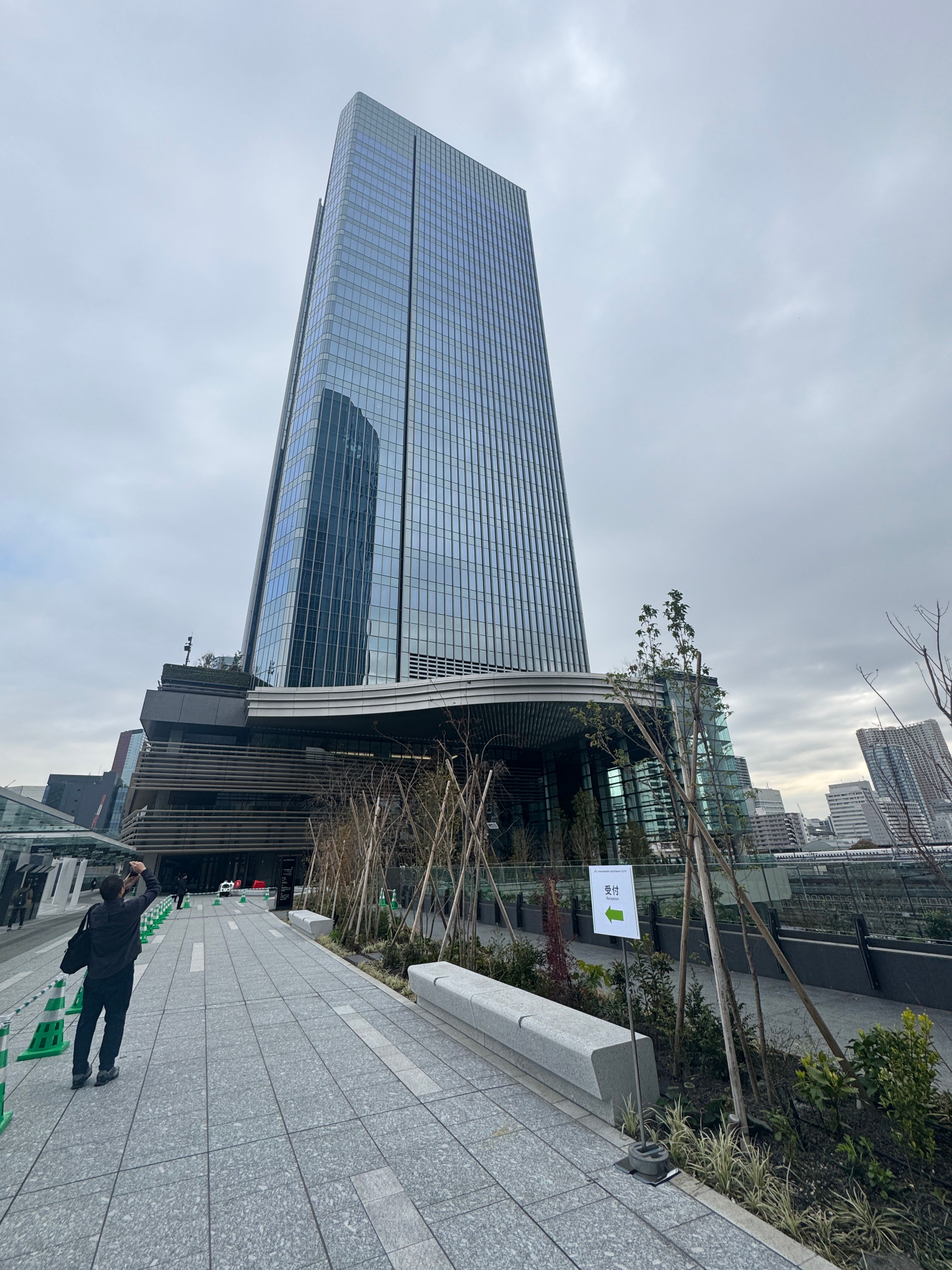 JR東日本が推進する「TAKANAWA GATEWAY CITY」が2026年3月28日にグランドオープンし、先端技術と文化が融合する100年先の心豊かなくらしのための実験場が本格始動する。黃信維