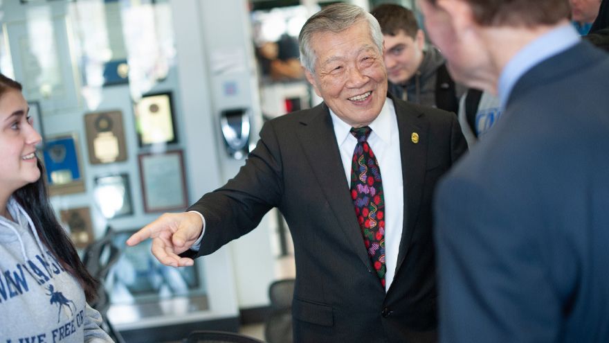 李昌鈺博士深受學生和校友的喜愛，經常出席校園活動。（紐黑文大學官網）